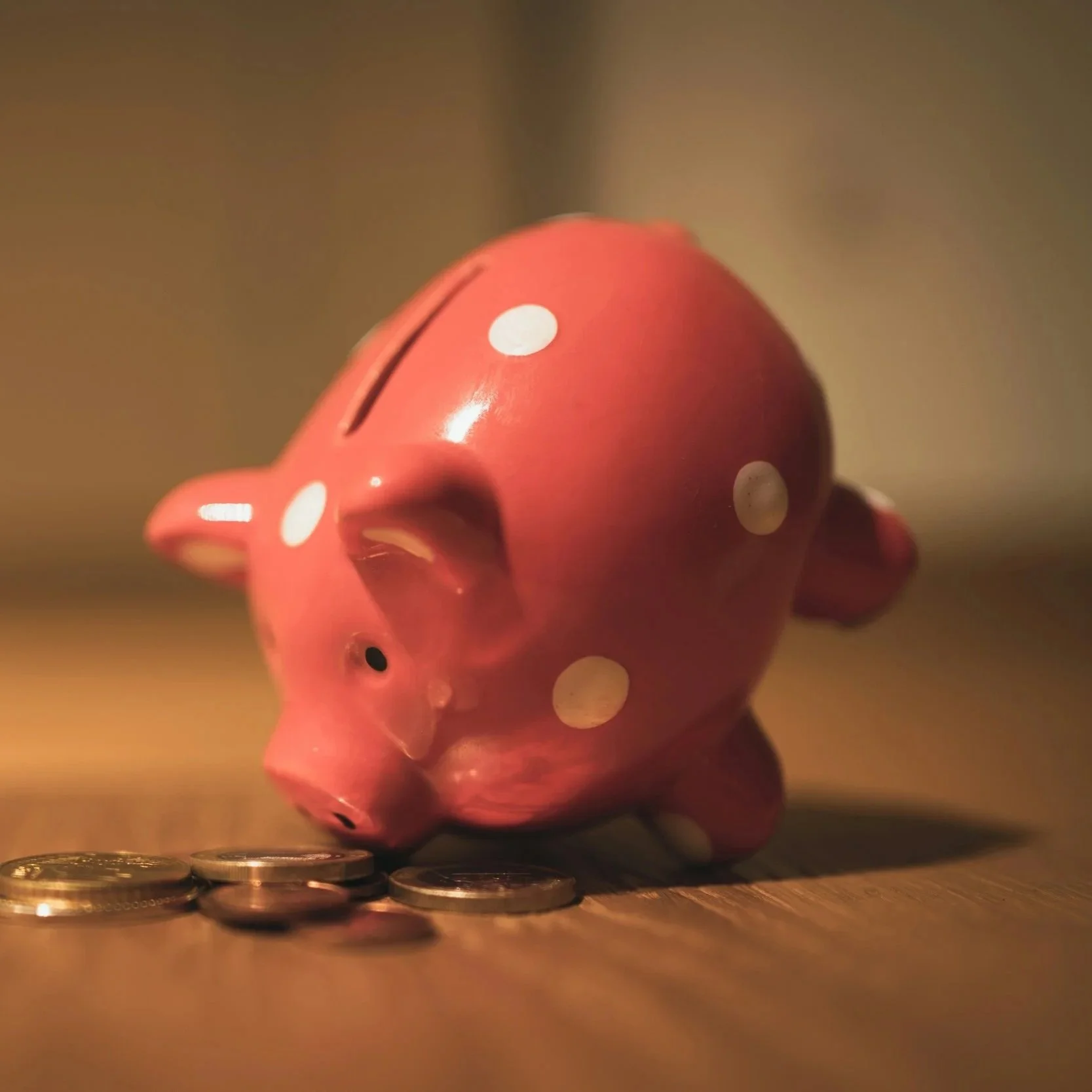 How To Cut Your Monthly Spending In The UK - 4 Hacks That Actually Work (Save £100s)