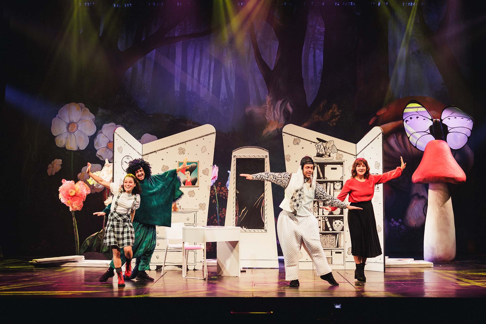 Alice-im-Wunderland-Theater-mit-Horizont-web-2023-17.jpg