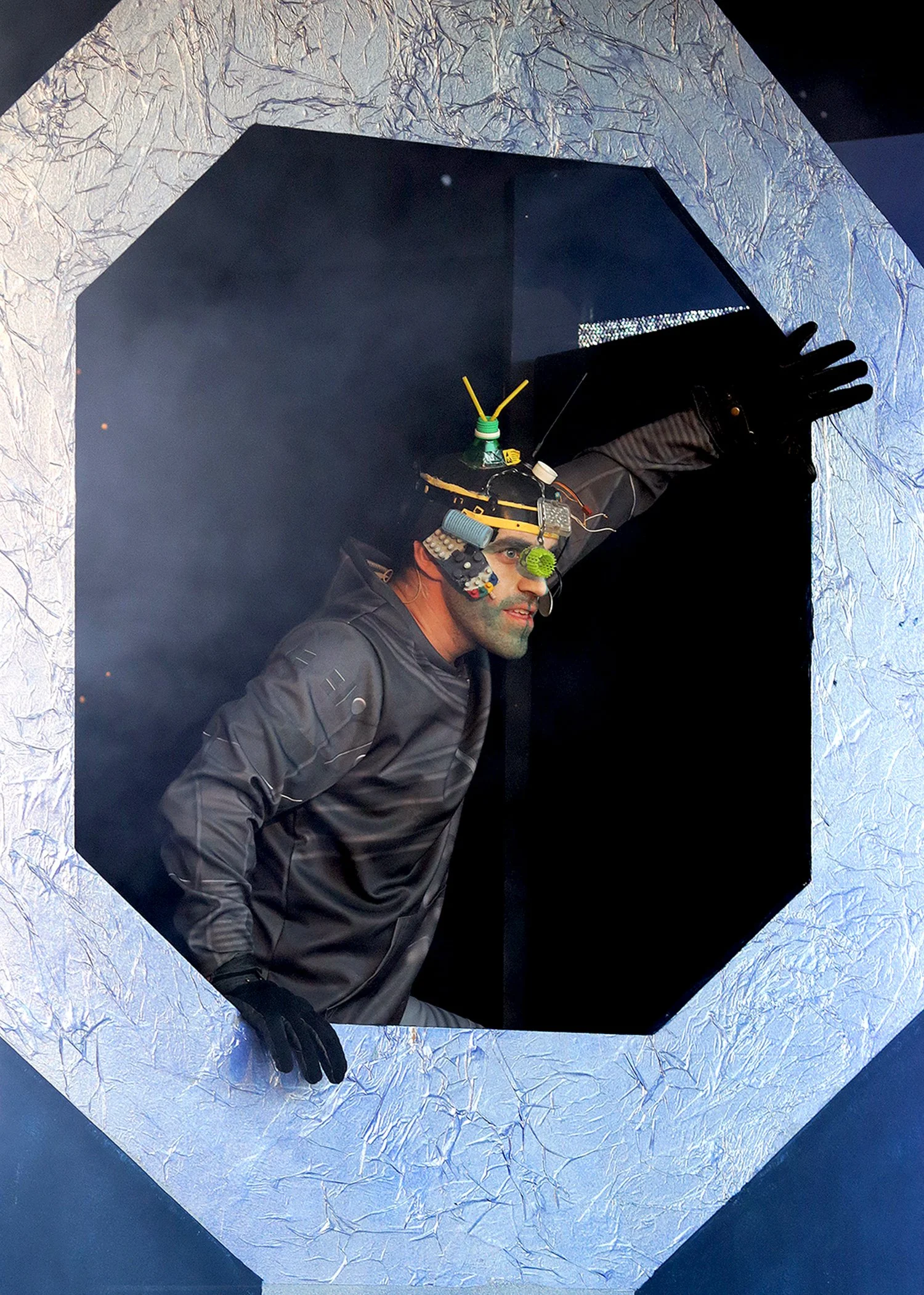 TSCHAUNER_Planet-Tschauner_Szenenmotiv-21_credit-Tschauner-Buehne.jpg