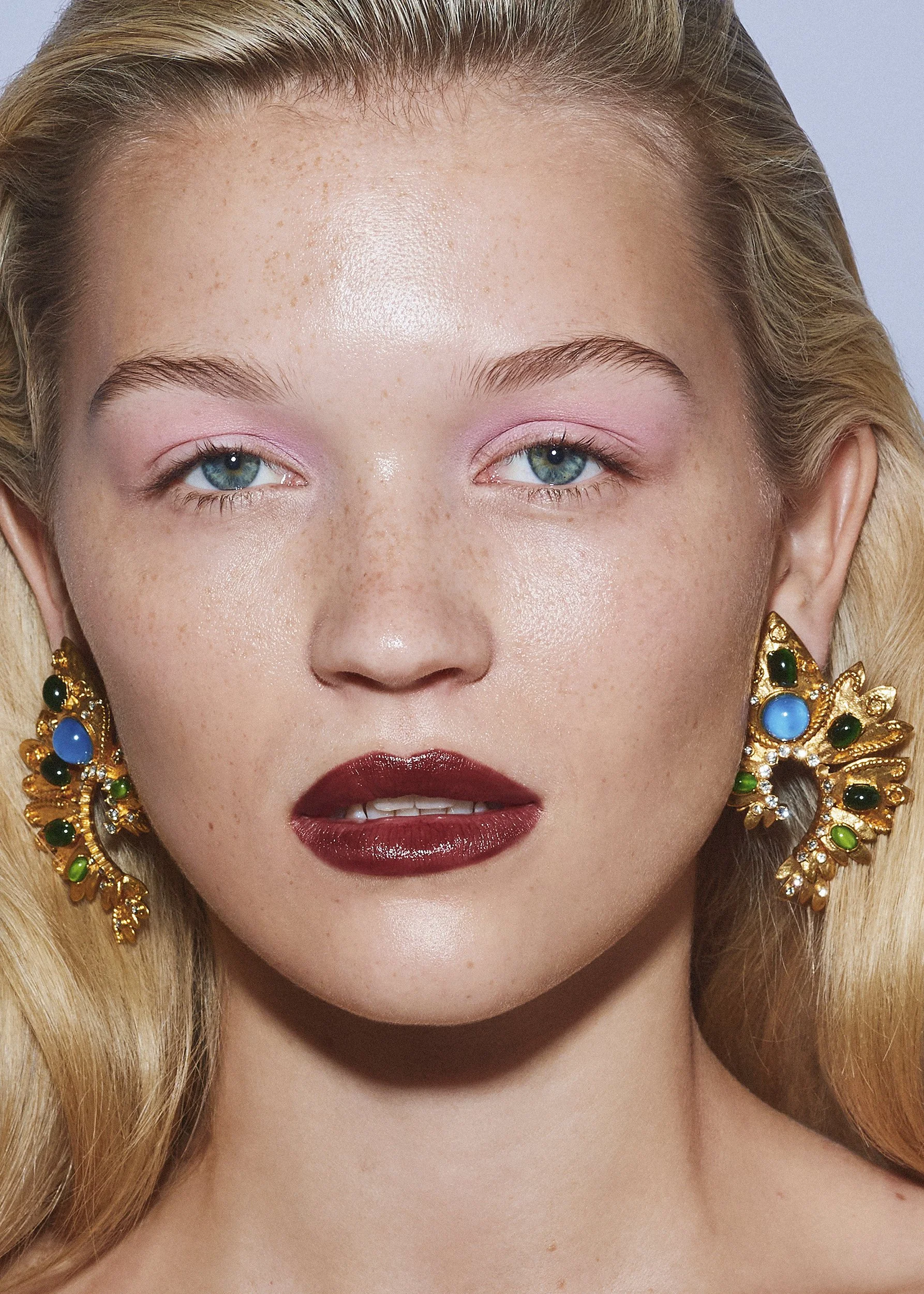 JEMIMA_WYATT_BEAUTY_S01_118_HIRES_FINAL_72dpi.jpg