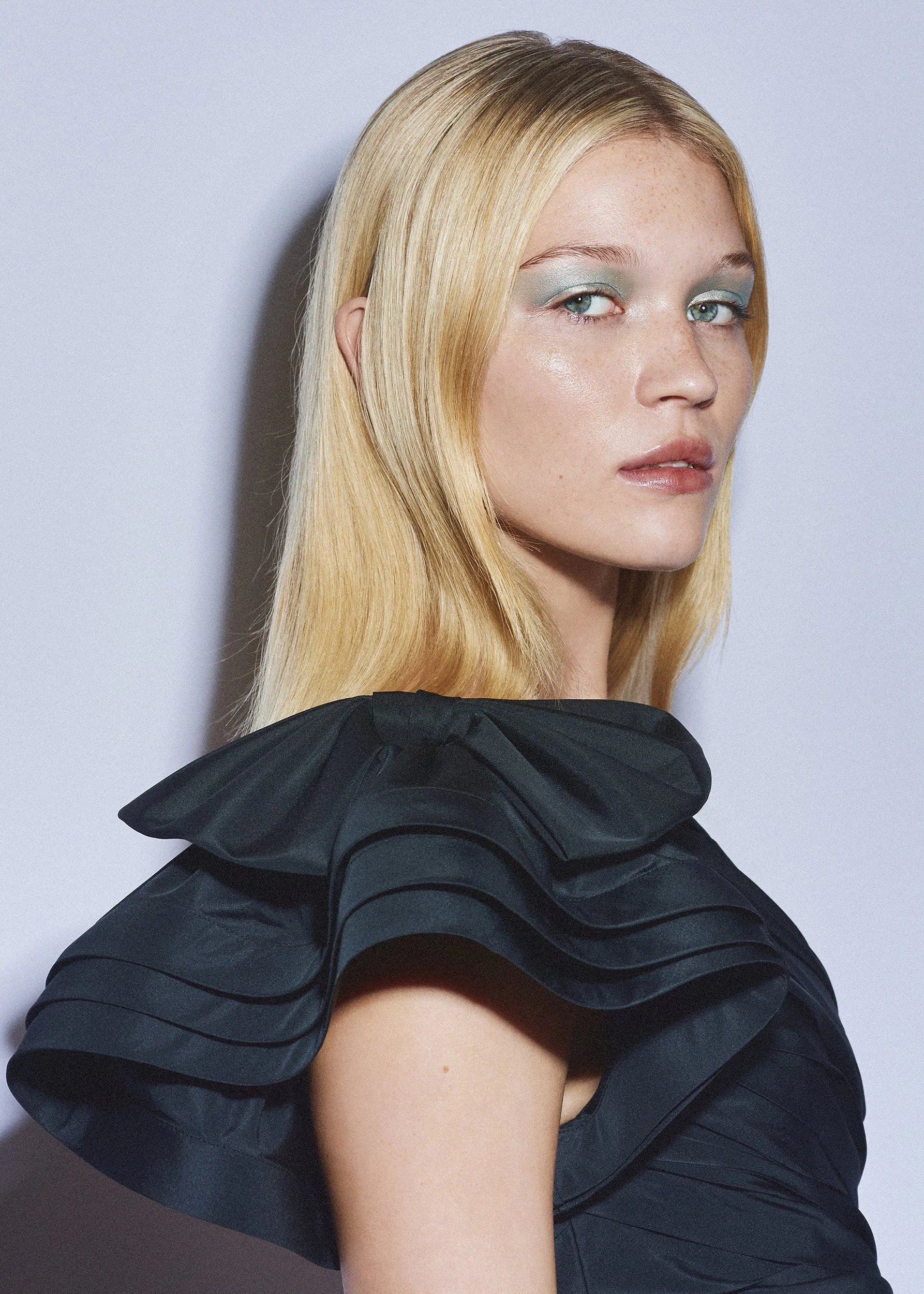 JEMIMA_WYATT_BEAUTY_S03_080_HIRES_FINAL_72dpi.jpg