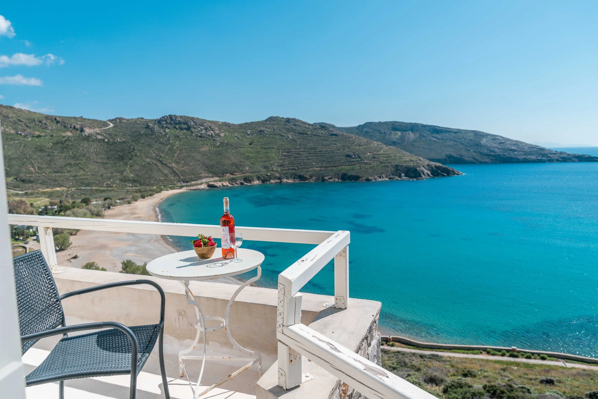 Τραπεζακι μπαλκονι.jpg