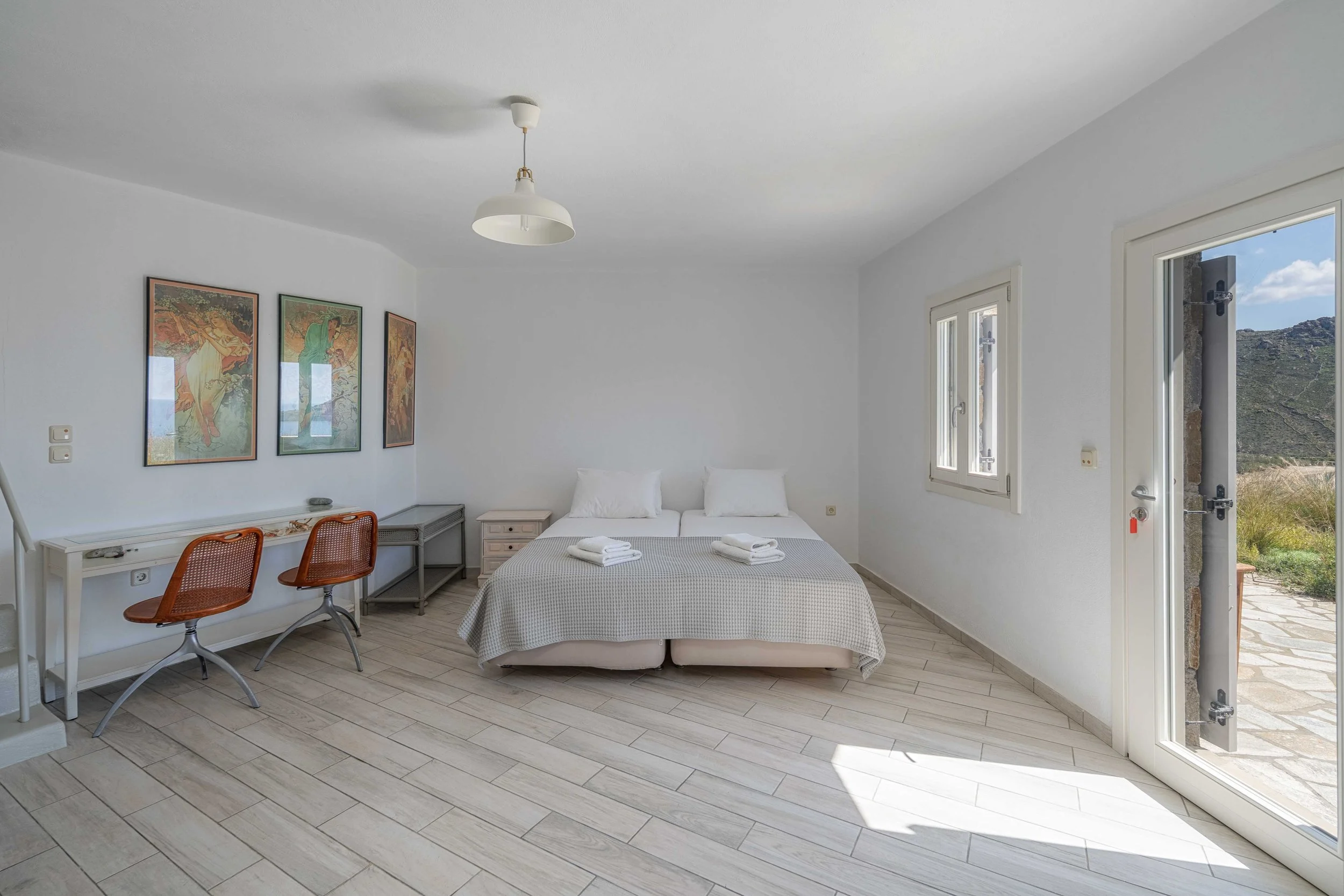 K2 μεγαλο σπιτι κρεβατια στον κατω χωρο.jpg