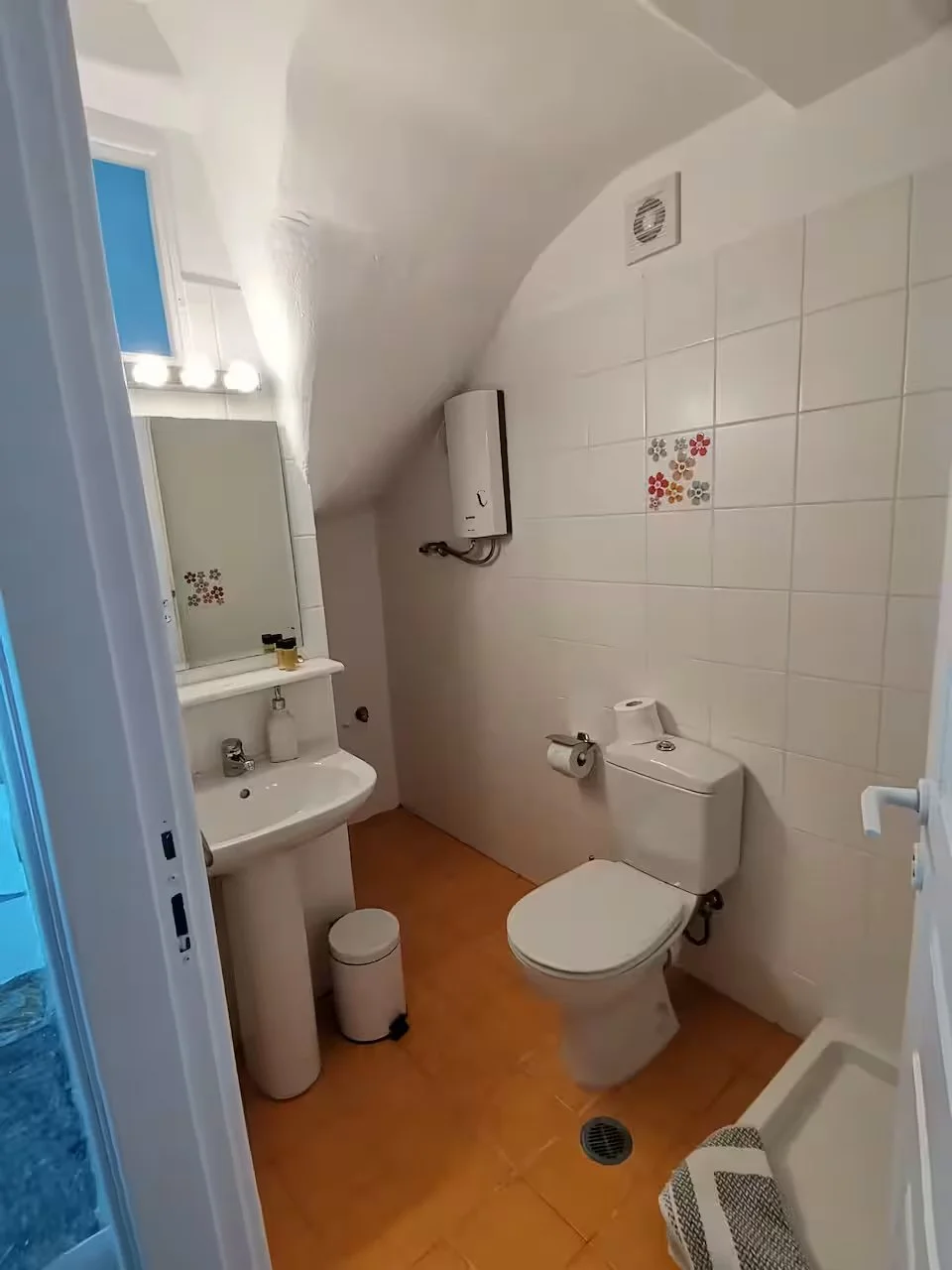 Flora's House 09.jpg