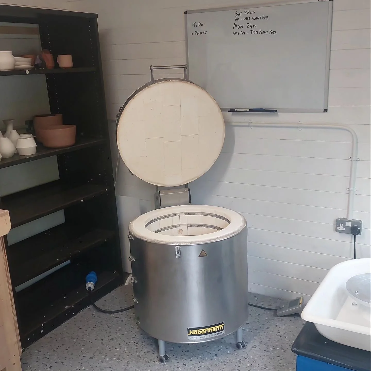 Baby's first kiln! So excited to burn some mud in this thing.