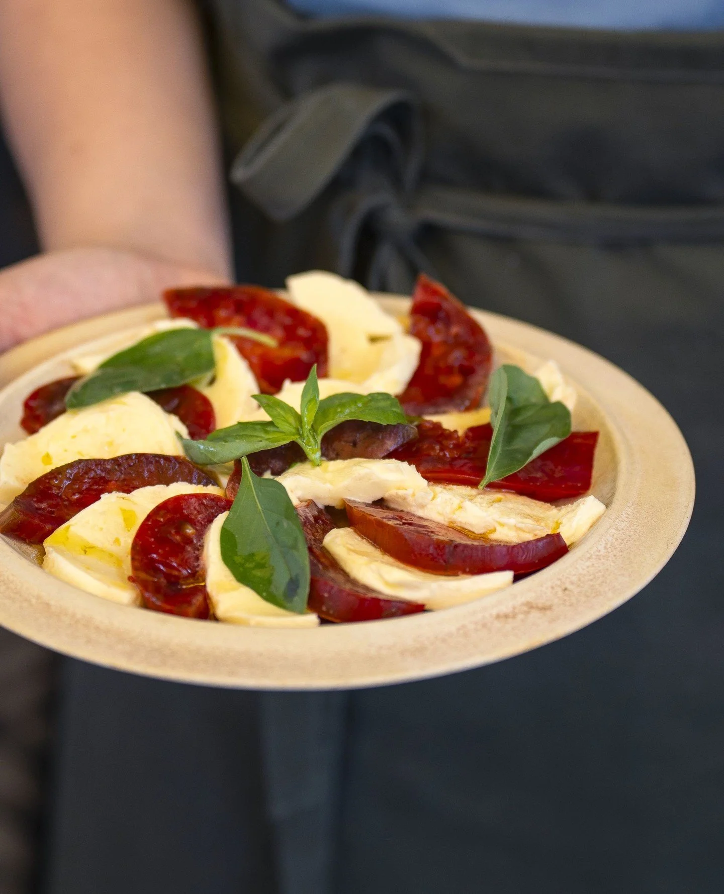 We're holding onto the tomatoes while we still can. They come from @gartneritoftegaard @godis_gront and @klippingegaardstevns, small local growers, right at their sweetest now - ripe, sun-warmed, full of late summer. We serve them simple, with mozzar
