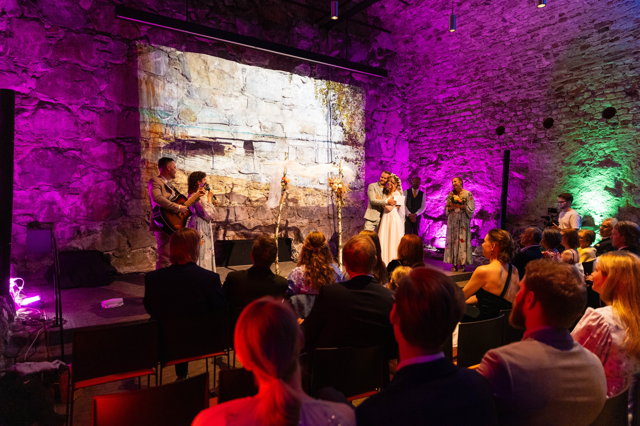 Bröllop, bröllopsfoto, bröllopsfotograf, bröllopspar, bröllopsfest, brud, brudgum, bröllopsceremoni, bröllopsfoto, slott, bröllopsfotograf, bröllopsfest, wedding, wedding photo, wedding photographer, party, wedding couple, bride, groom, party, weddin