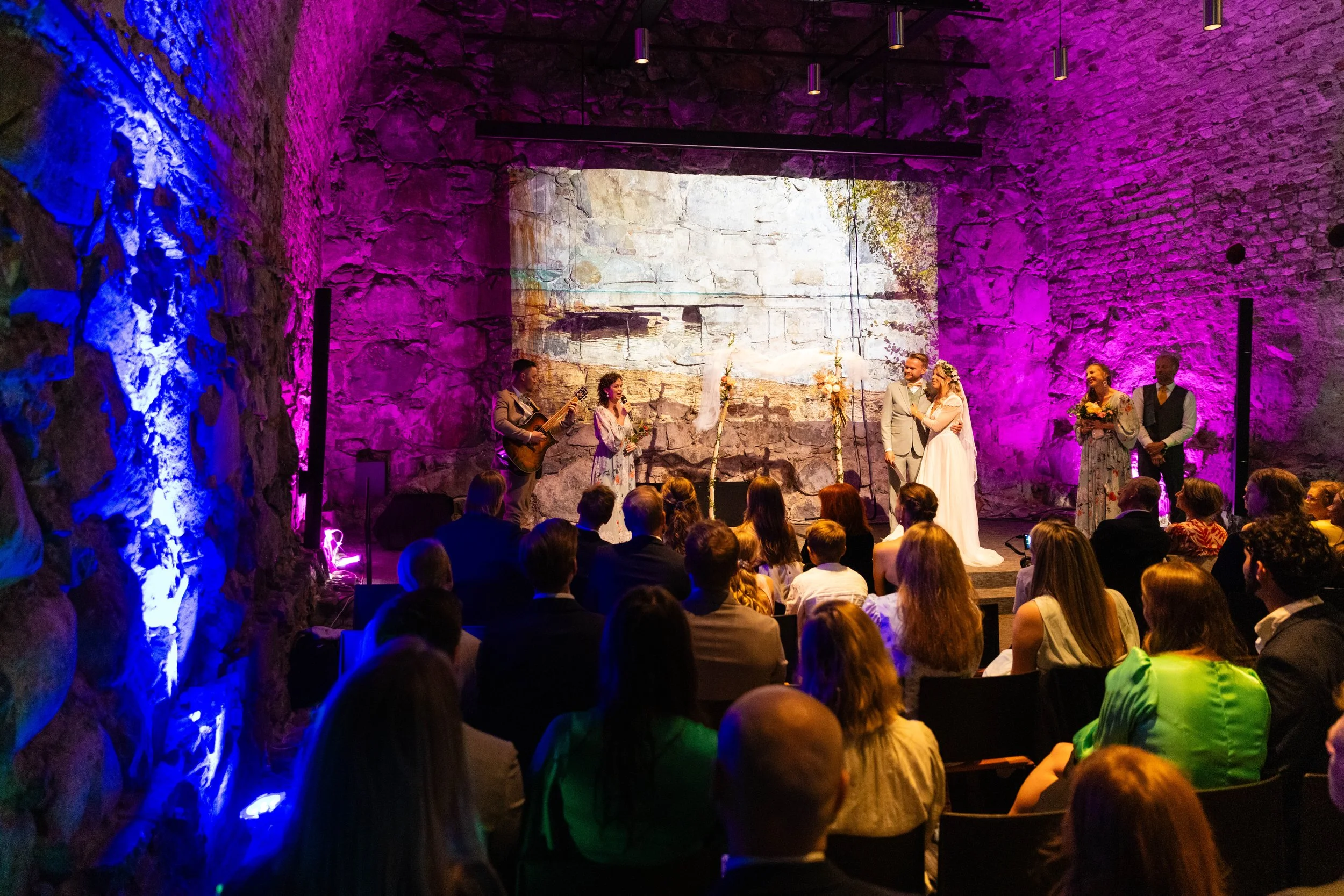 Bröllop, bröllopsfoto, bröllopsfotograf, bröllopspar, bröllopsfest, brud, brudgum, bröllopsceremoni, bröllopsfoto, slott, bröllopsfotograf, bröllopsfest, wedding, wedding photo, wedding photographer, party, wedding couple, bride, groom, party, weddin