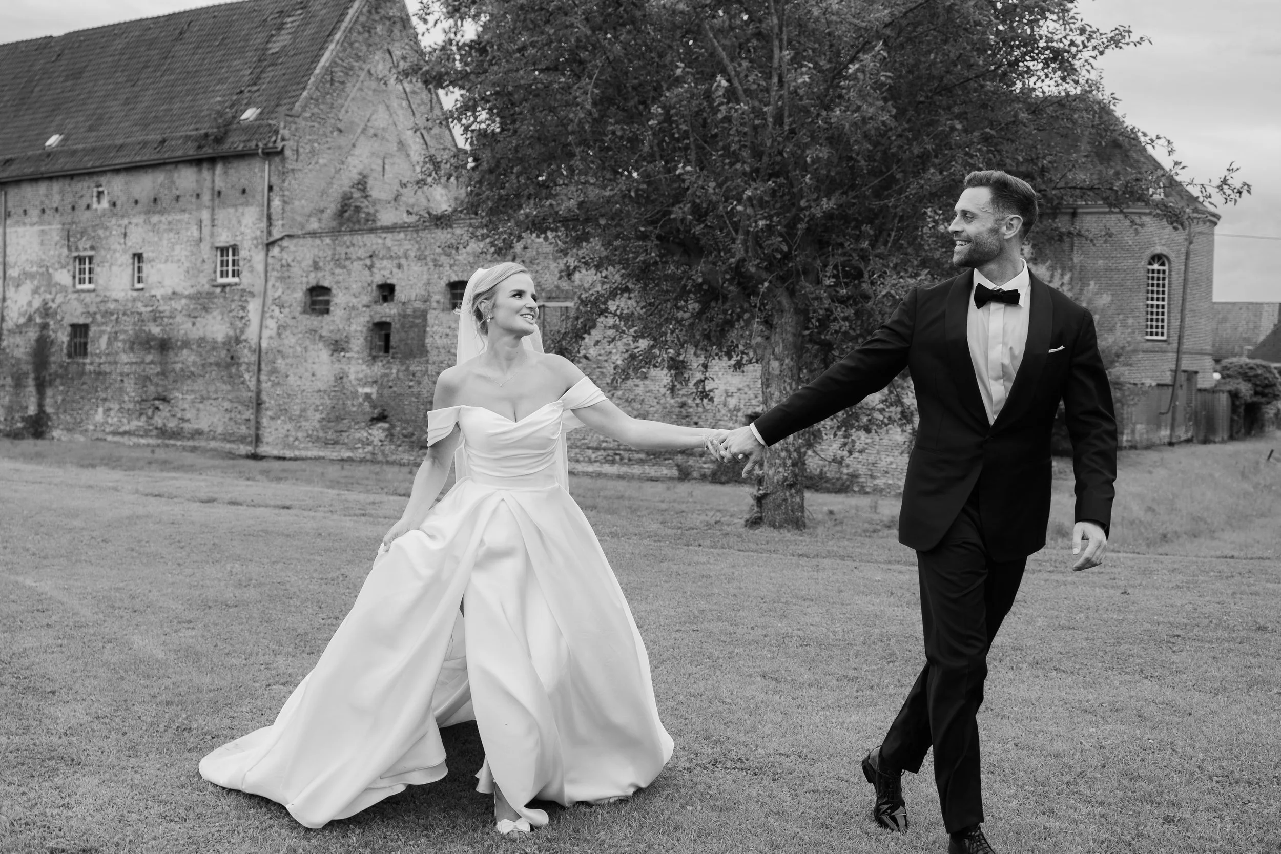 47 - hochzeit_schlossdiersfordt_henrikemichel_elenapetersfotografie (557 von 1165).jpg