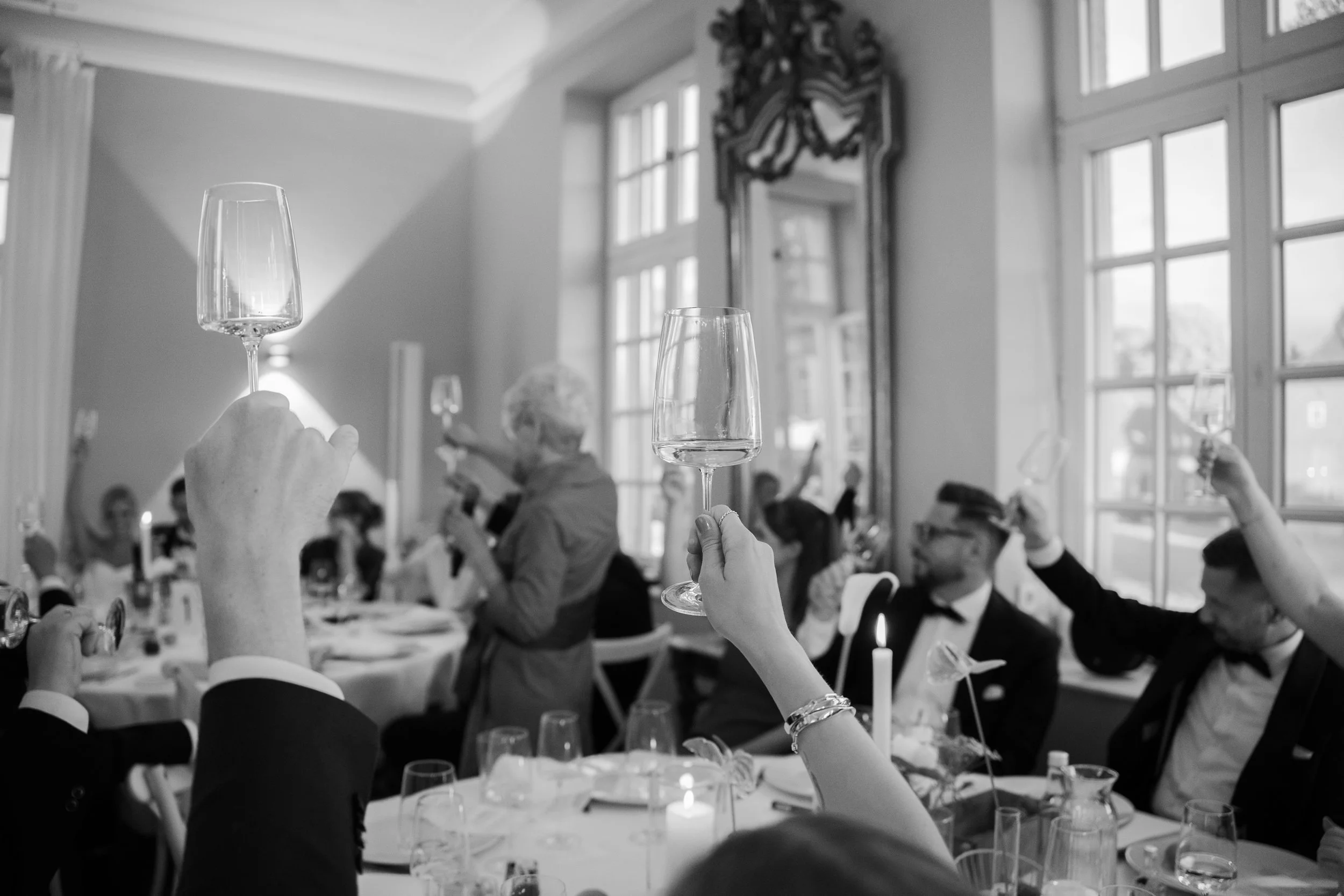 71 - hochzeit_schlossdiersfordt_henrikemichel_elenapetersfotografie (928 von 1165).jpg