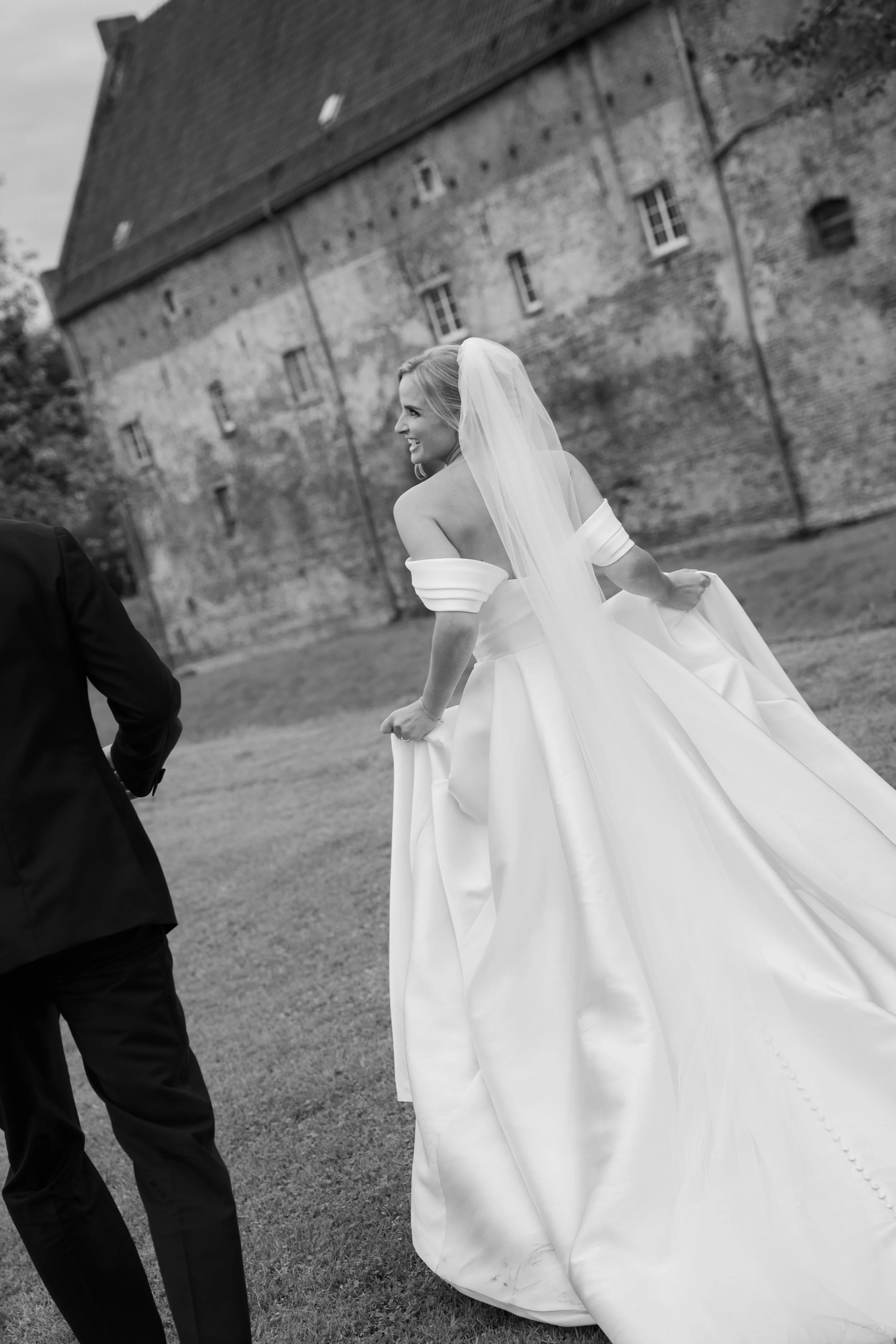 48 - hochzeit_schlossdiersfordt_henrikemichel_elenapetersfotografie (559 von 1165).jpg