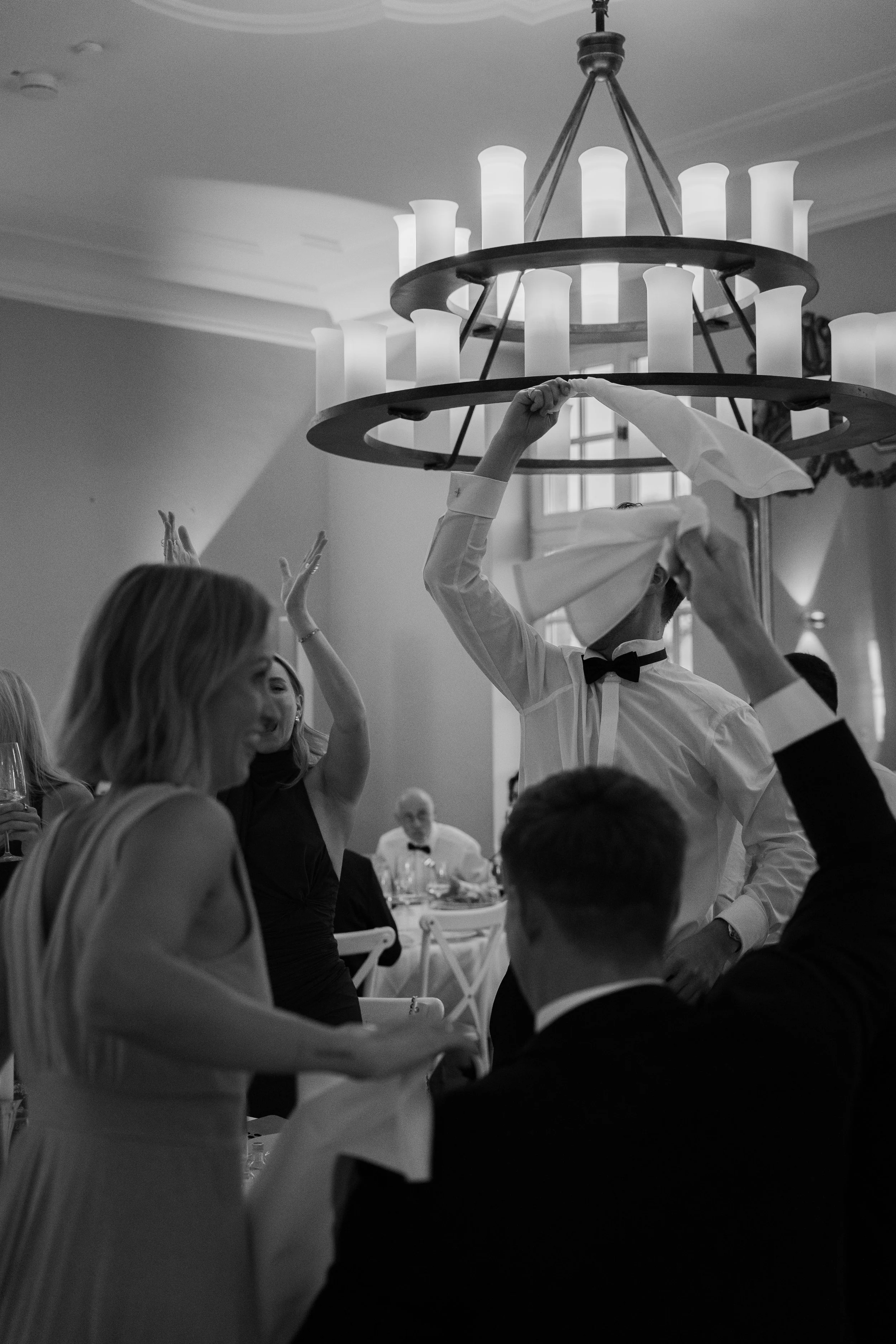 76 - hochzeit_schlossdiersfordt_henrikemichel_elenapetersfotografie (947 von 1165).jpg