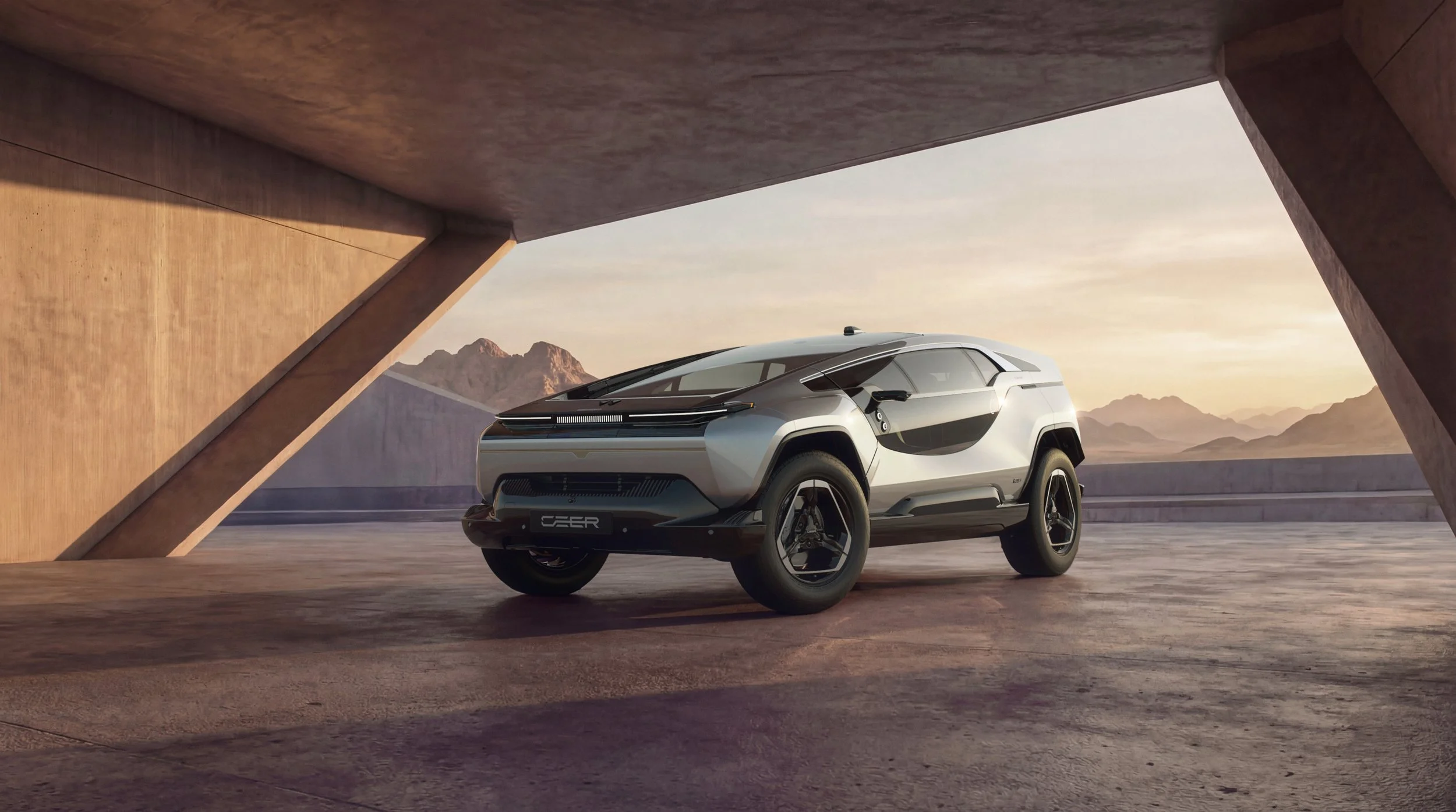 Explore Suv_10_Silver.jpg