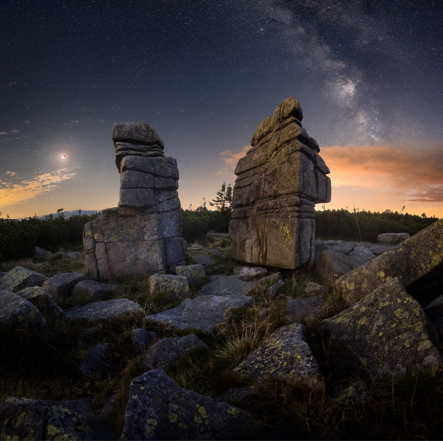 How I Photographed a Total Lunar Eclipse