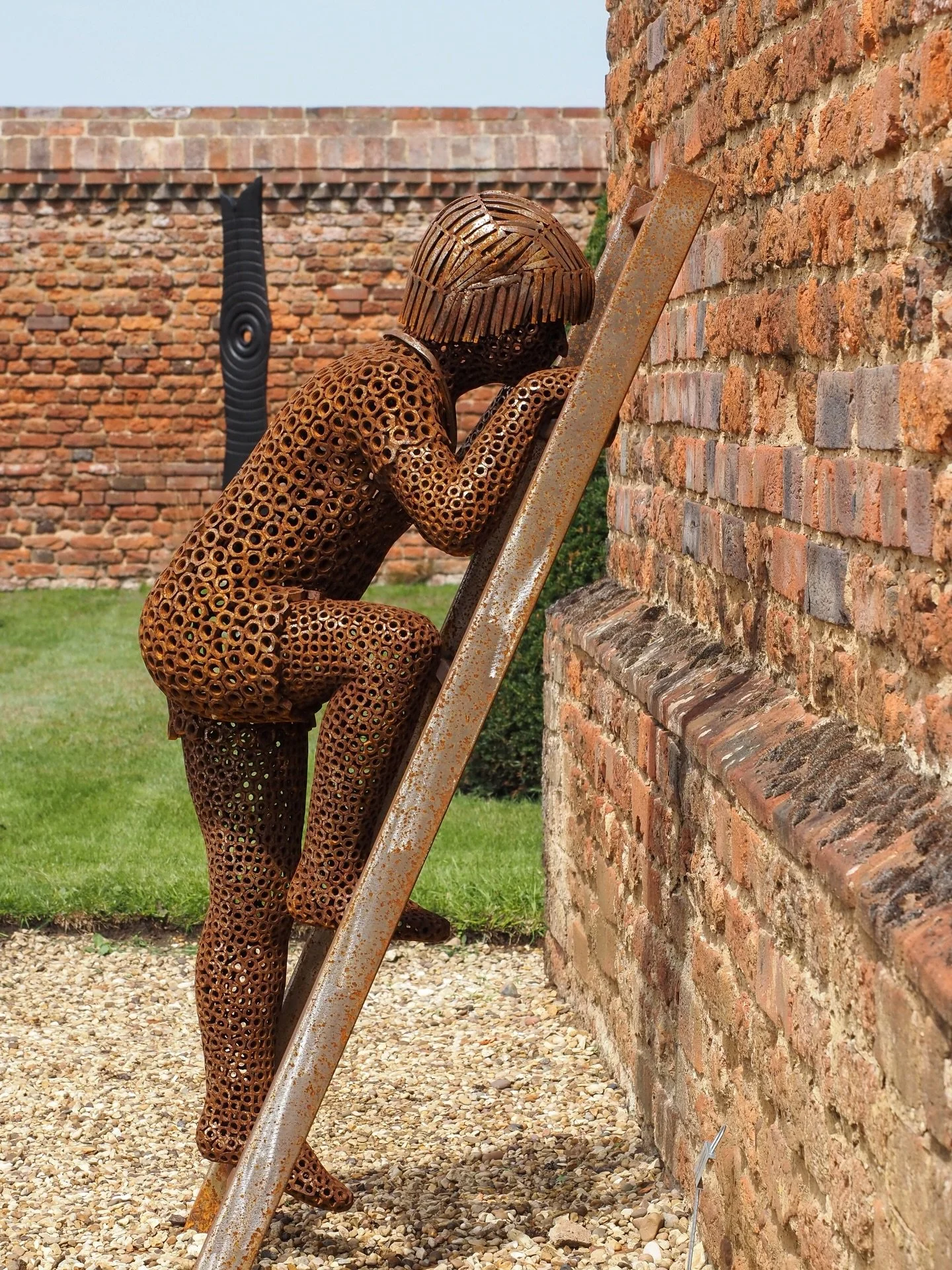 Some pictures from a previous event at Doddington Hall &amp; Gardens! ⛲️🌳

Boy On Ladder, &ldquo;Athena&rdquo; She&rsquo;s Nuts About You, Nailed It &amp; Circle of Life - what a collection to have. These fit so perfectly in the garden, thank you fo