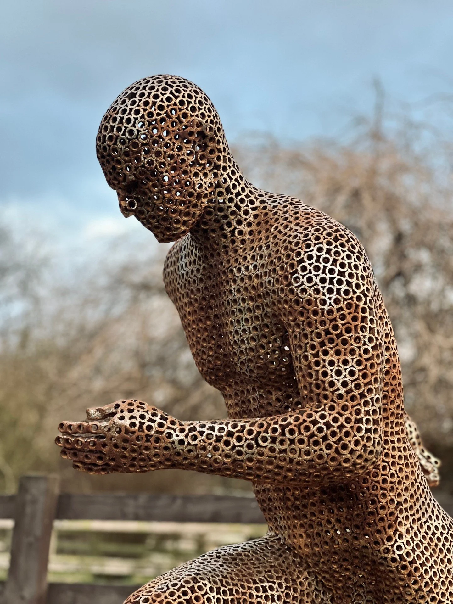 Over a thousand welded nuts form Running Man, a life‑size steel figure caught in full flight 🏃&zwj;♂️

The reason behind the run is left open, inviting every viewer to imagine their own story 🤔

Handcrafted details make each piece unique, and when 