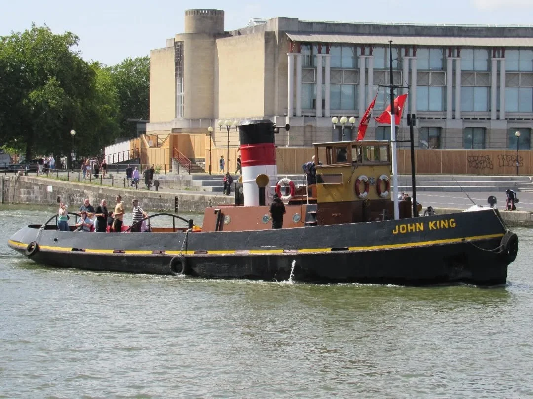 Another vintage craft I couldn't resist snapping a shot of whilst in Bristol was the beautiful John King. Thankfully, I was there just as she chugged up to Prince's Wharf, and so was able to see her in all her working glory.

She was built In Bristol