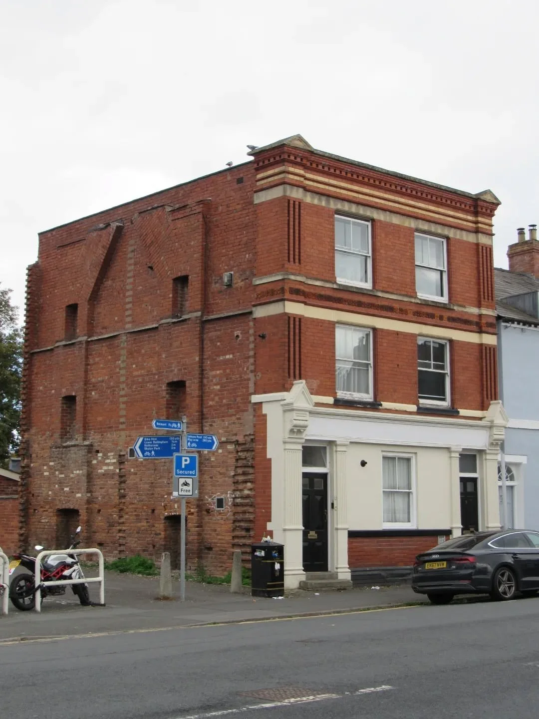 Fronting St Martin's Street, Hereford is what appears to be a rather inconspicuous building. Even so, I imagine that many have walked south along the pavement and wondered what on Earth is going on with the north wall.

This was once the Duke's Head,