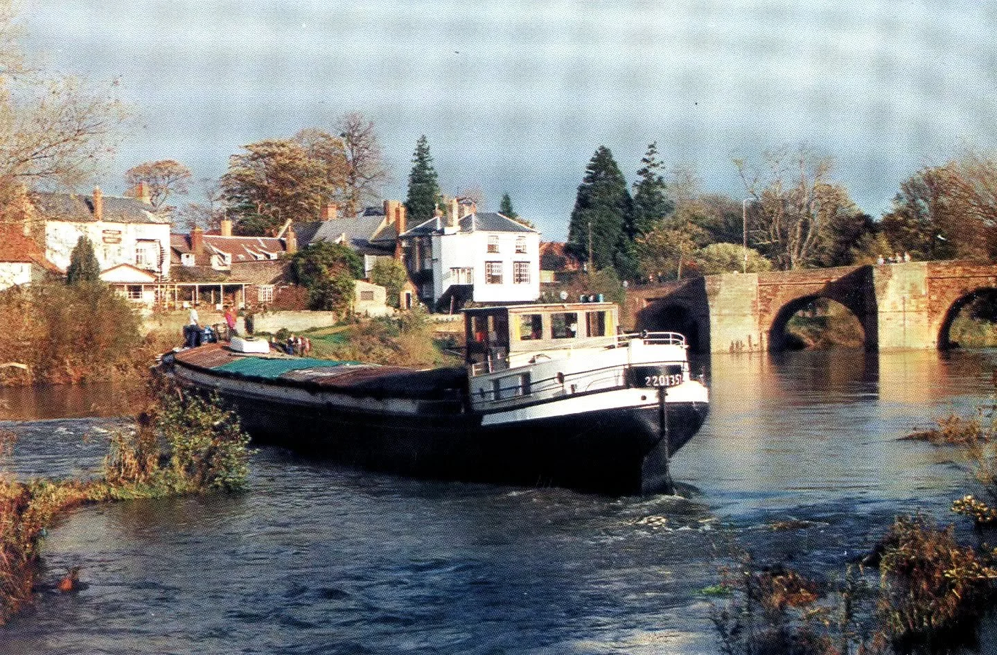 On New Year's Day 1990, the largest vessel to ever arrive in Hereford glided under the Old Bridge and moored alongside the riverbank opposite the Rowing Club. 

She was the Wye Invader, a Dutch barge built in 1930. At 125 feet (30 metres) in length, 