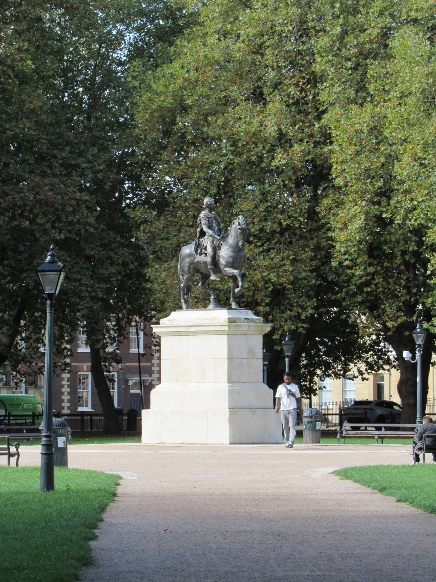 On 29 October 1831, the usually peaceful and elegant Queen Square became the scene of an all-out riot when Sir Charles Weatherell returned to Bristol to bring news of the defeat of the Reform Bill, which he had gone to Parliament to speak against.

T