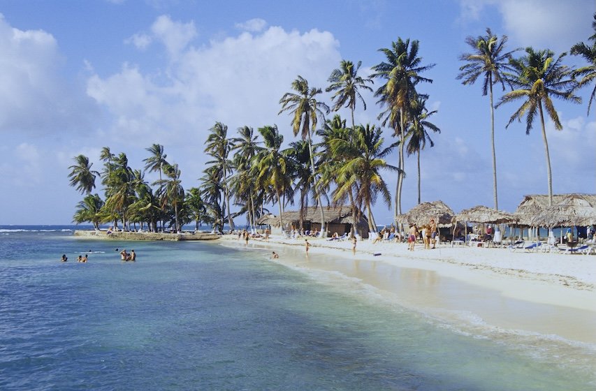 beach-on-san-blas-islands-2025-04-04-18-40-23-utc.jpg
