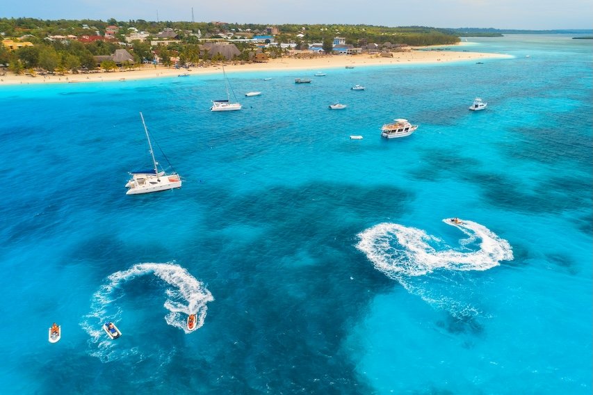 sailing charter vaation paradise caribbean beach