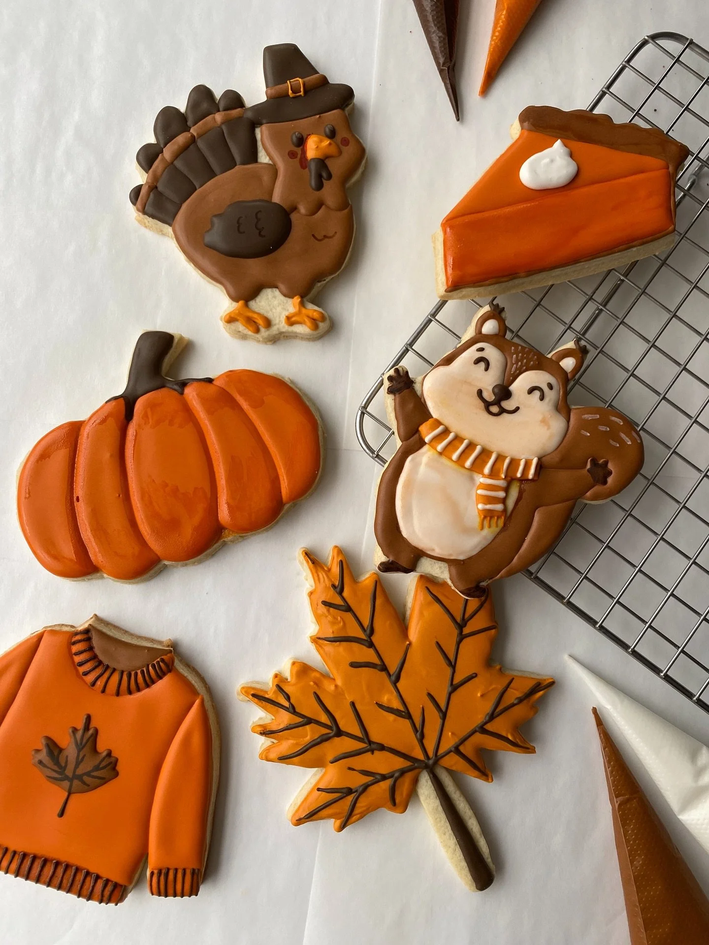 HAPPY TURKEY DAY 🍁🦃🥧 and happy thanksgiving!! Thankful for each and every one of you for being here and supporting my little business every day 🥹 I&rsquo;ve been doing this for 2 official years now and I&rsquo;m still loving it. 

I did slow down