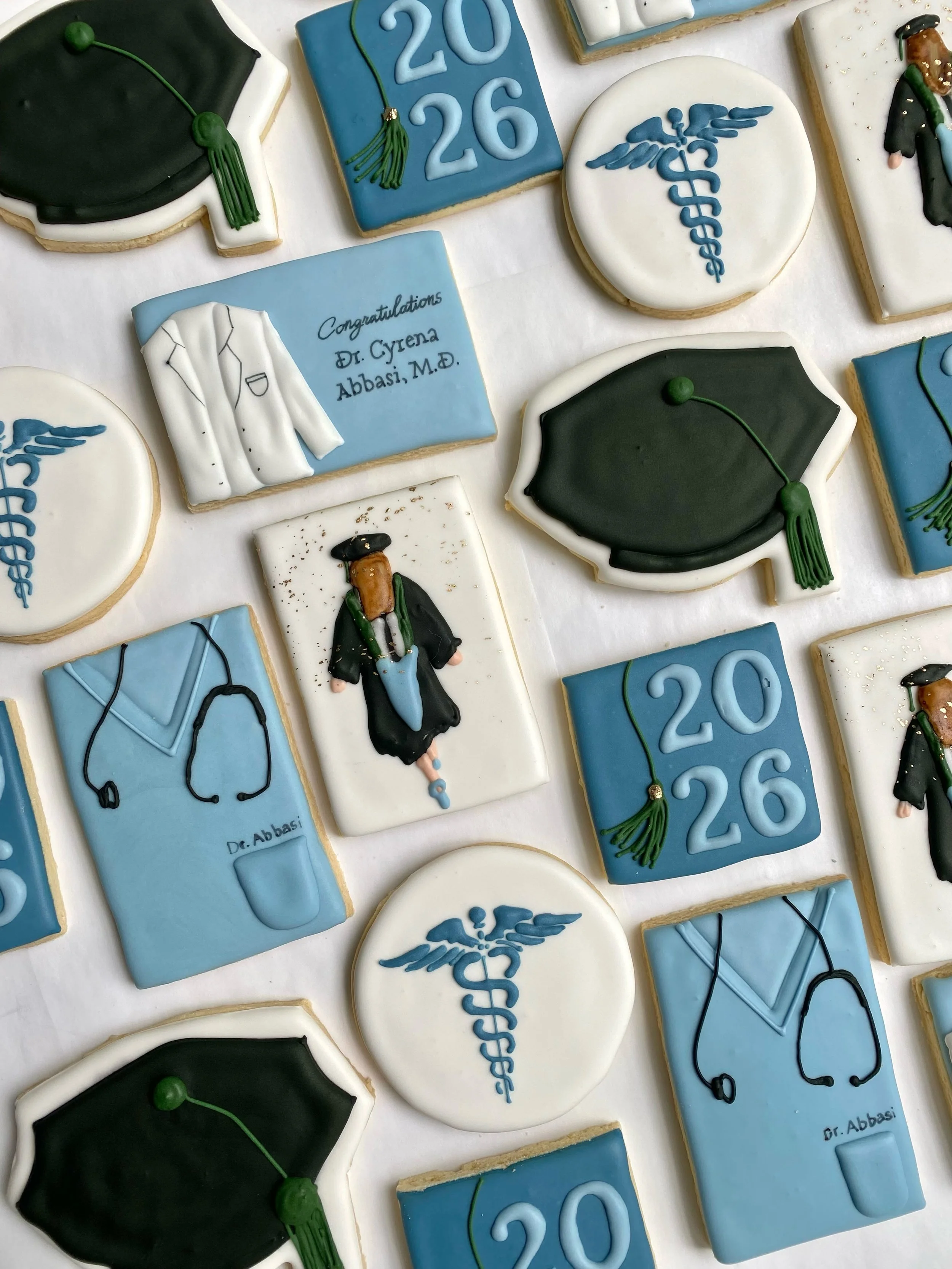 🩺🥼 a set for a dear friend who&rsquo;s a DOCTOR now ✨ she&rsquo;s worked so hard over the last few years and I was honored to make these cookies in celebration of her and her accomplishment!! Congratulations @dr.cyrena 🩵