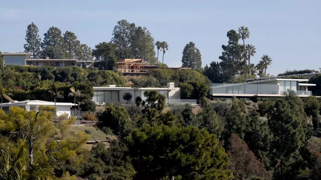 In Beverly Hills, no kitchen remodels or pool grottoes as judge orders building moratorium over lack of affordable housing