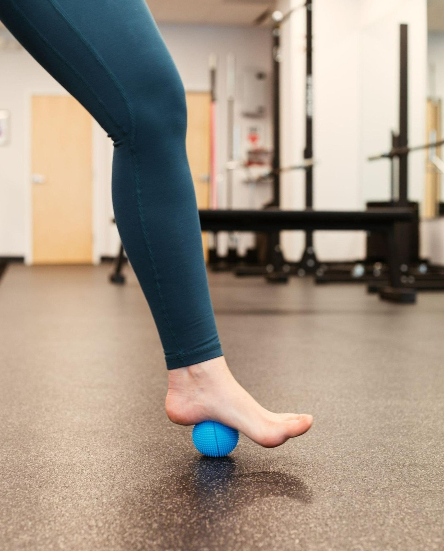 Treat your feet right! Rolling out your feet isn't just a luxury; it's essential for happy, healthy feet. Discover the therapeutic benefits and put your best foot forward! Benefits include:

👣Can help with foot pain, lower back pain, toe pain, and c