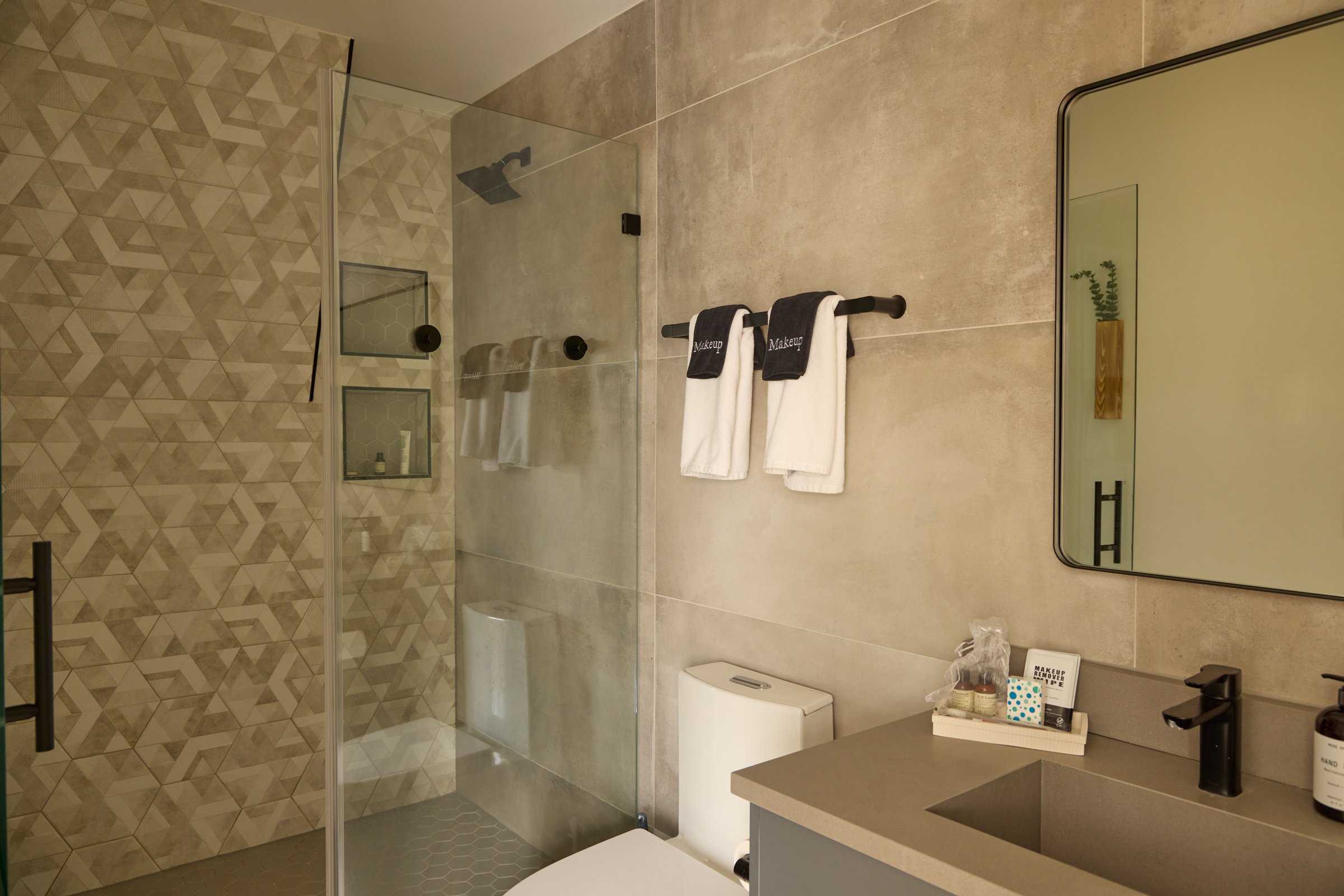 Tualatin Timeless Bathrooms That Feel Spa-Calm