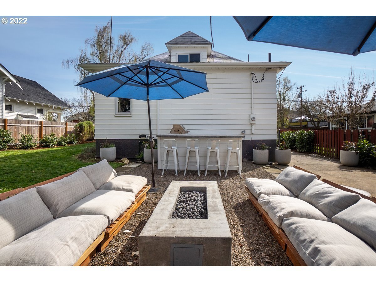 Layered Textures and Material Play: The New Way to Add Depth in Happy Valley Interiors