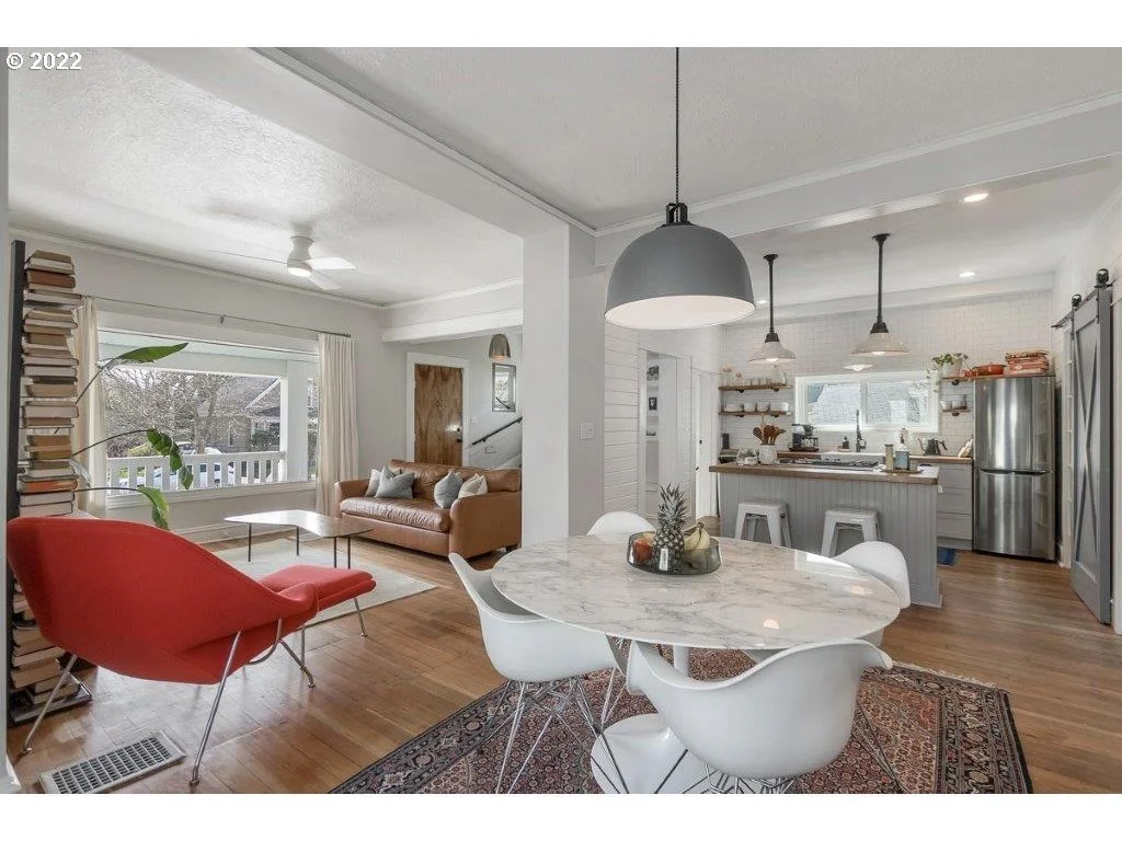 The Rise of Quietly Dramatic Kitchens in Lake Oswego Homes