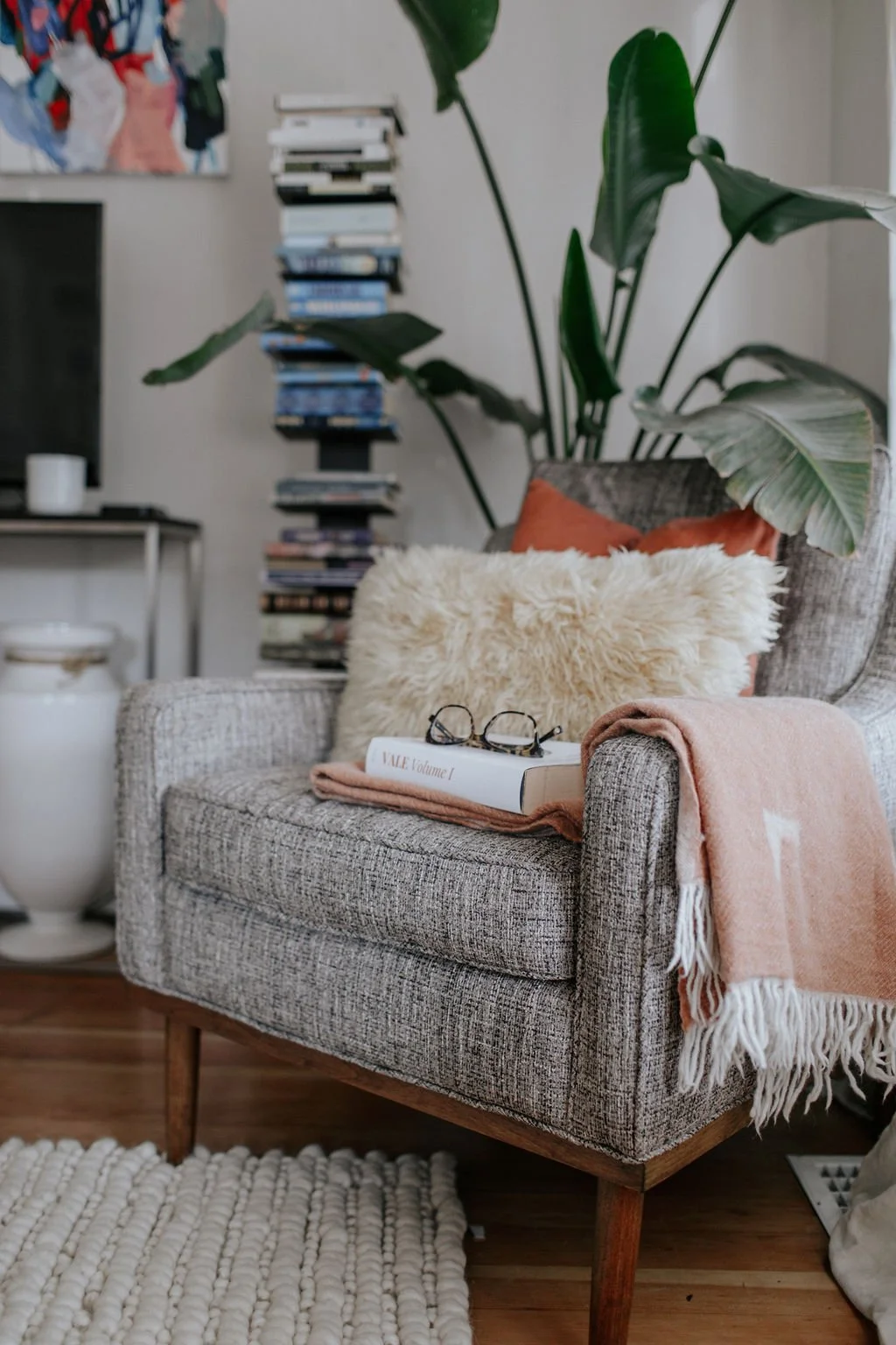 Scalloped Edges, Arches, and Soft Shapes in Milwaukie Interiors