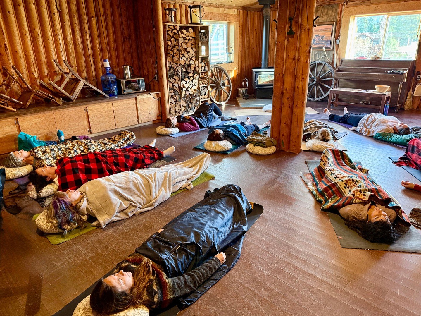 Back in June, and in partnership with the Star 6 Ranch Foundation, Simmi Latulippe began offering monthly sessions at the Star 6 Ranch guiding women through yoga, connection, and grounding with the land.⁠
⁠
If you&rsquo;re feeling called to slow down