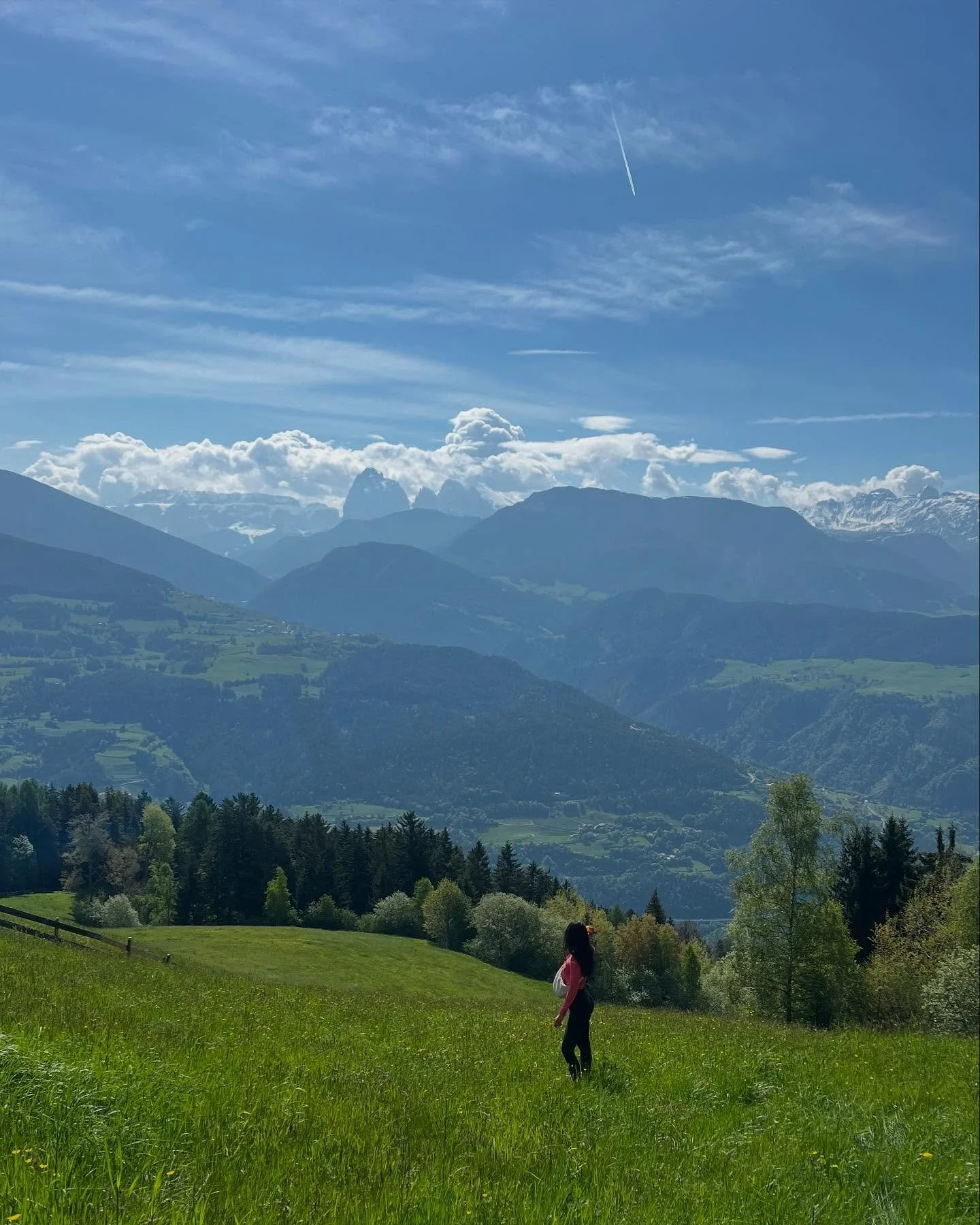 Scenes in Dolimiti ⛰️🏔️

Finally doing some uploads from the summer - first up, the Dolomites.

Truly an exceptional place with a huuuge variety of different landscapes and hikes you can do.

We were staying in Villanders which just had the most ama