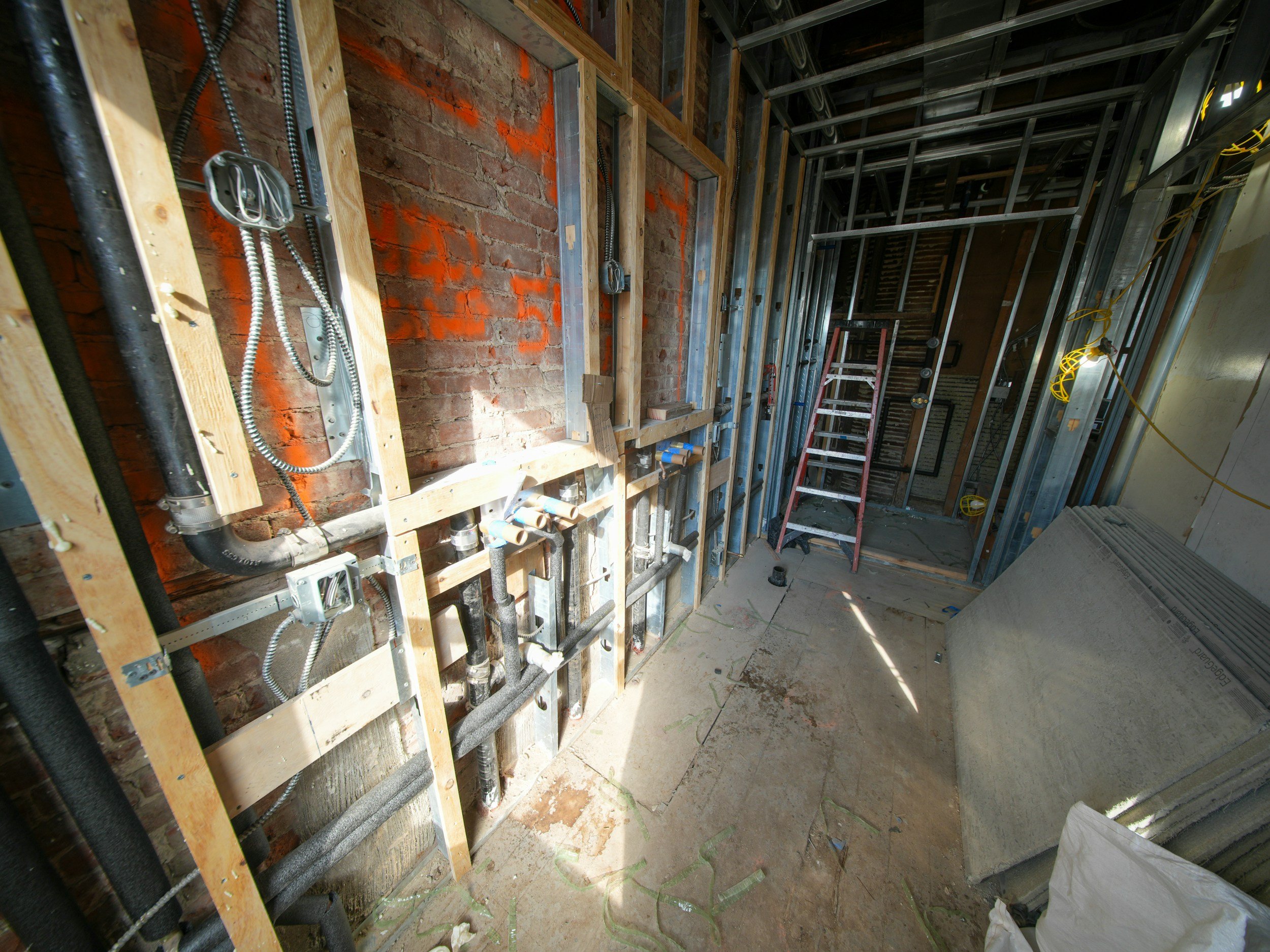 Checklist: Compliance Risks in Commercial Plumbing Projects