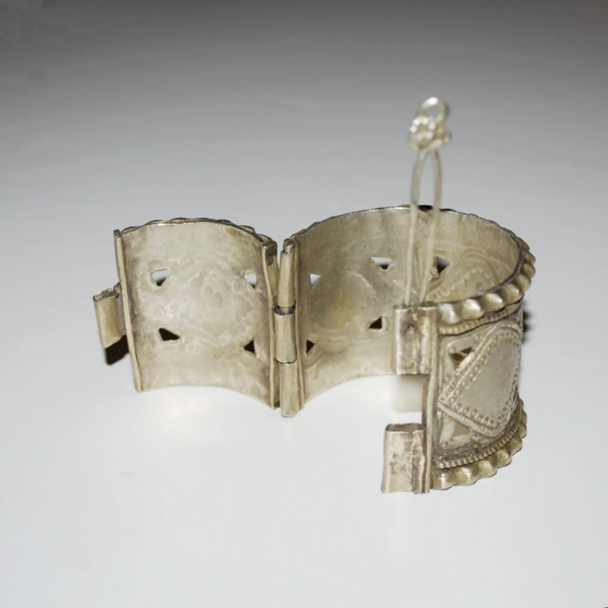 Vintage Kashmiri Cuff Bracelet - SINGLE - Tribal Mansehra Cuff - Belly Dance