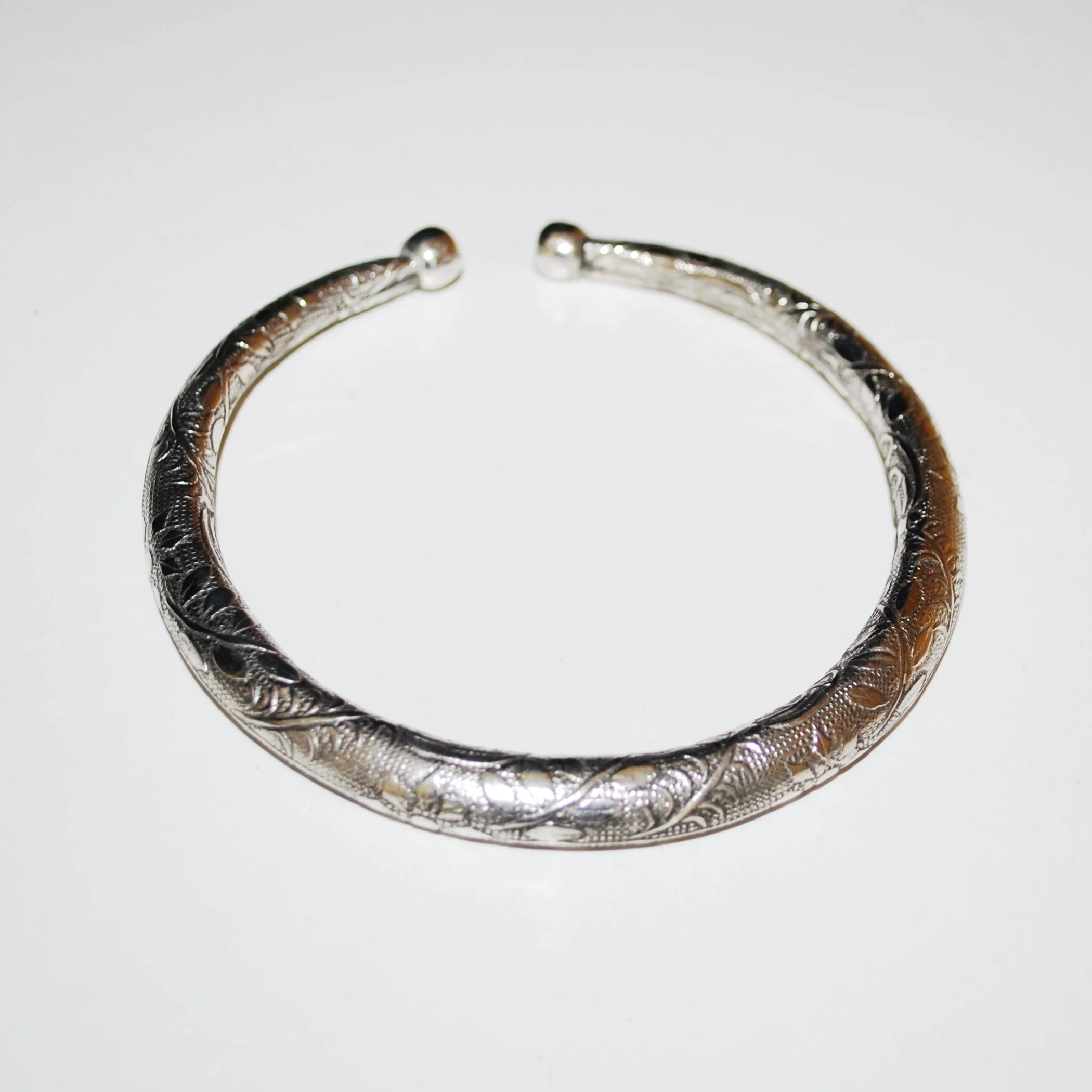 Arm Band with Floral Design