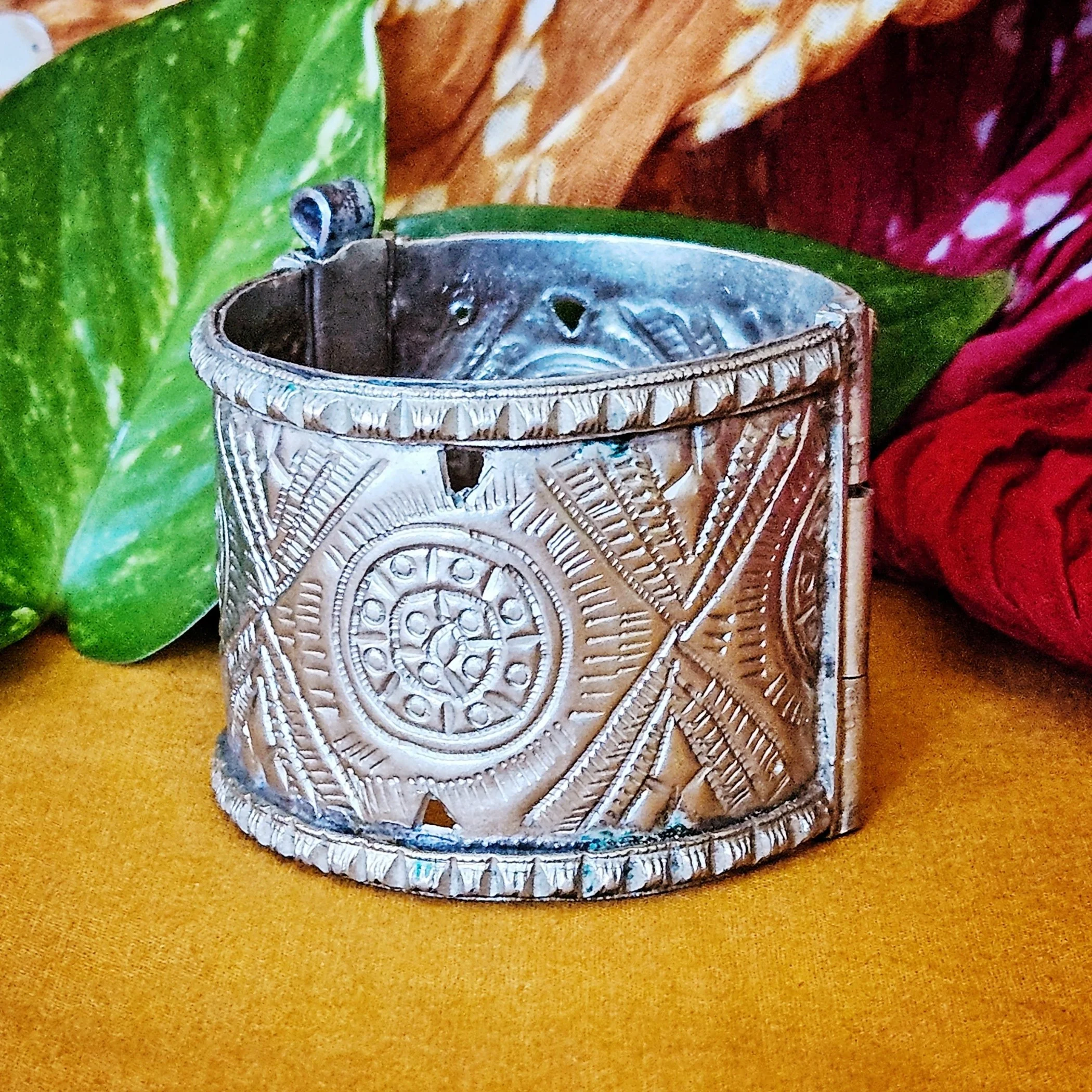 Vintage Kashmiri Cuff Bracelet - SINGLE - Tribal Mansehra Cuff - Belly Dance
