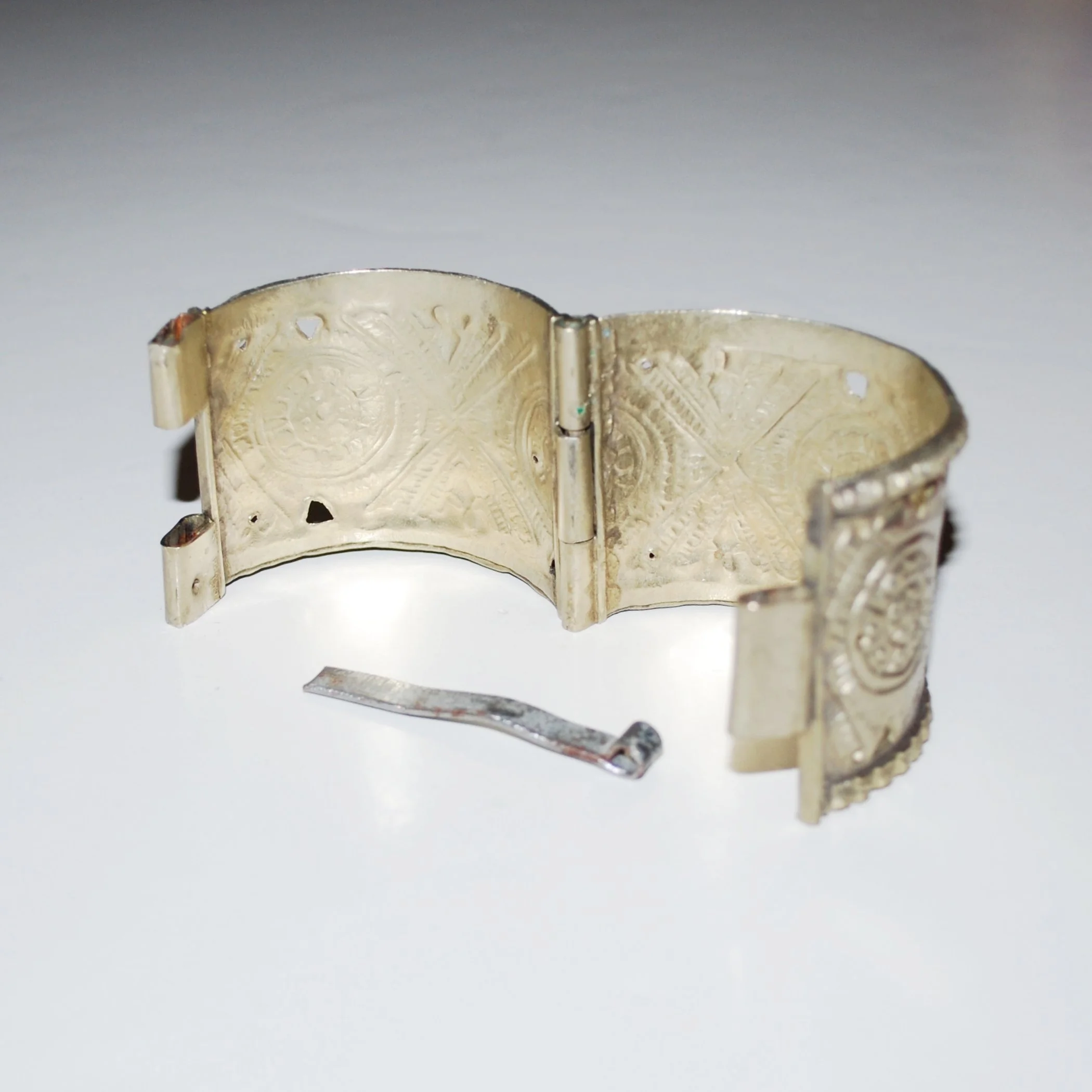 Vintage Kashmiri Cuff Bracelet - SINGLE - Tribal Mansehra Cuff - Belly Dance