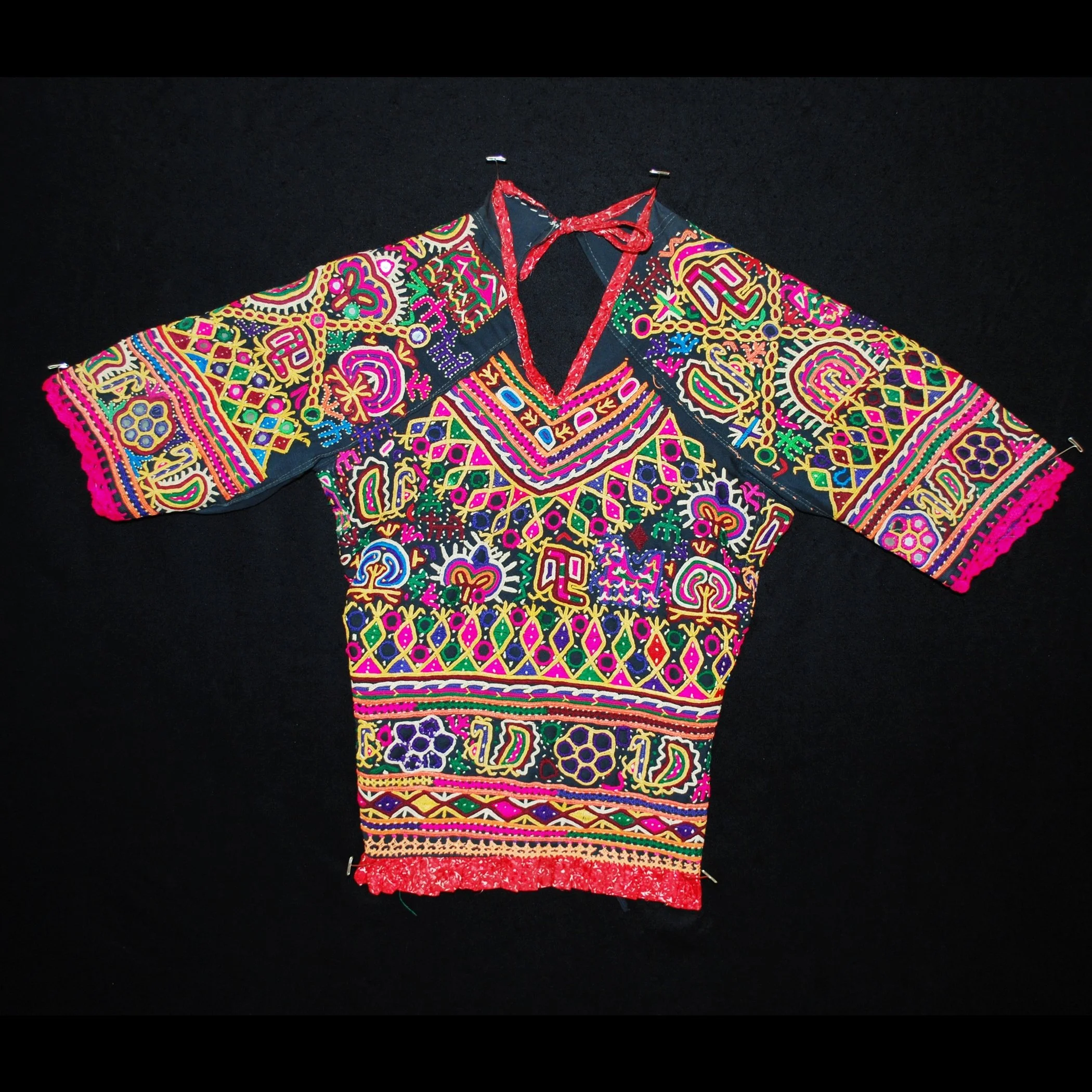 Banjara Embroidered Choli - XS Vintage Handmade Choli - Tribal Embroidery