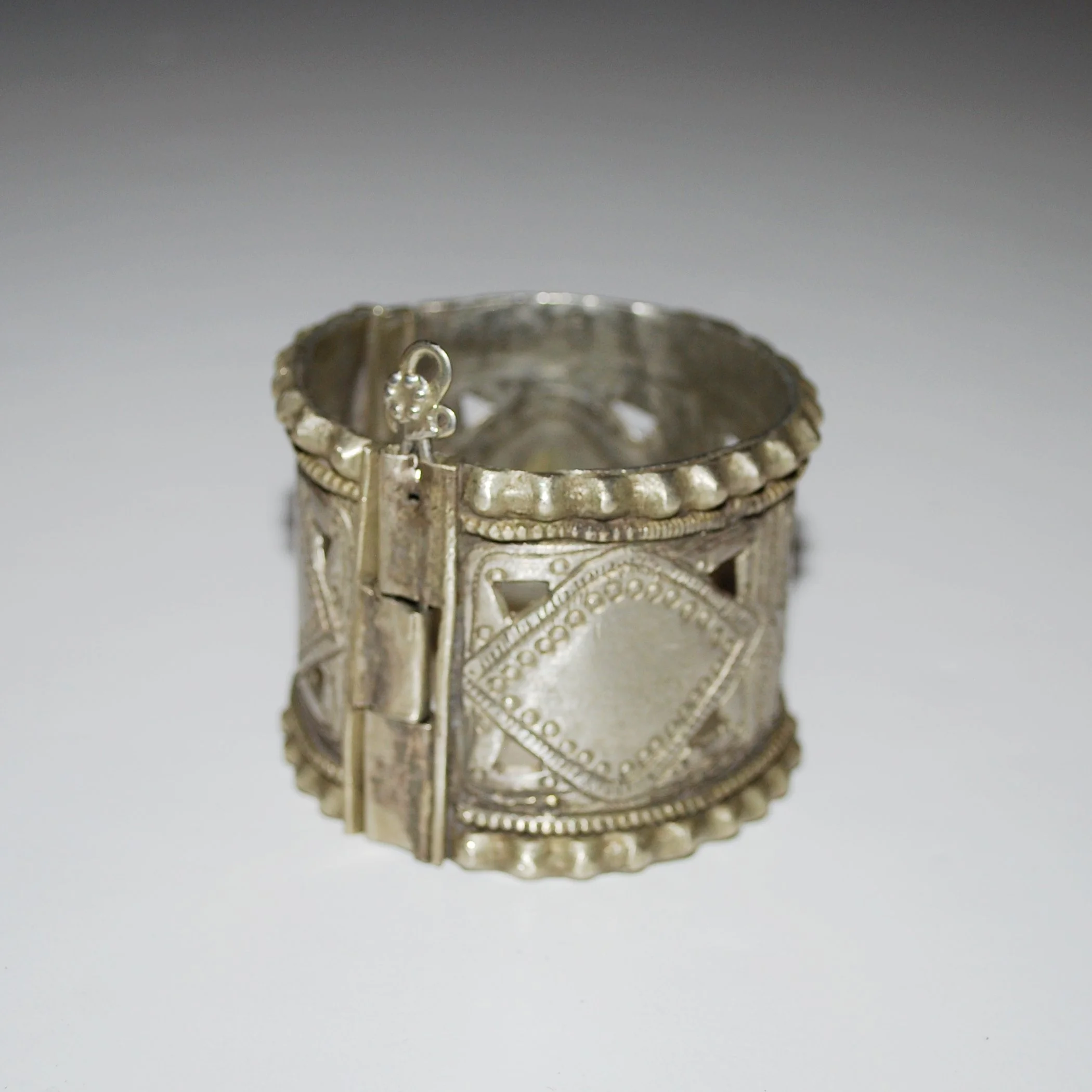 Vintage Kashmiri Cuff Bracelet - SINGLE - Tribal Mansehra Cuff - Belly Dance