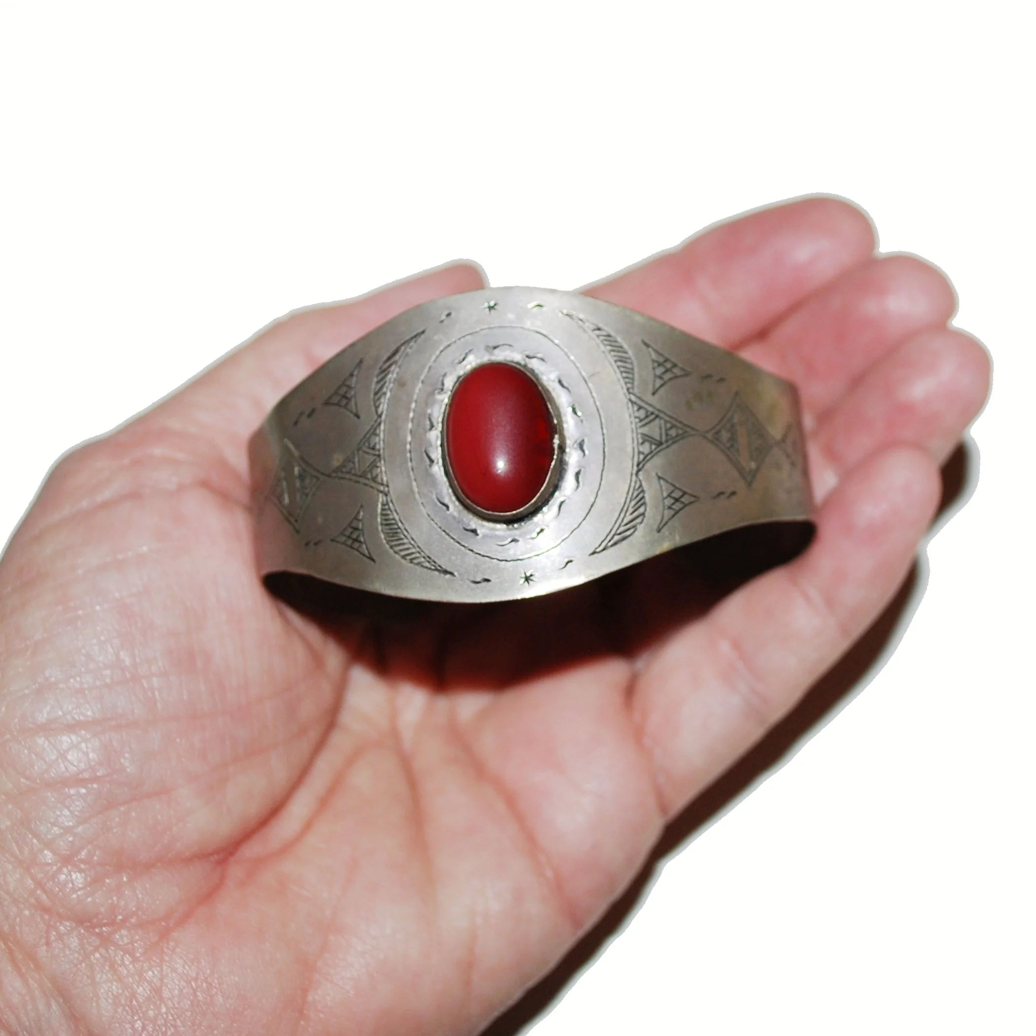 Tuareg Etched Cuff Bracelet with Jewel - Single - Dance Bracelet with Etched Design