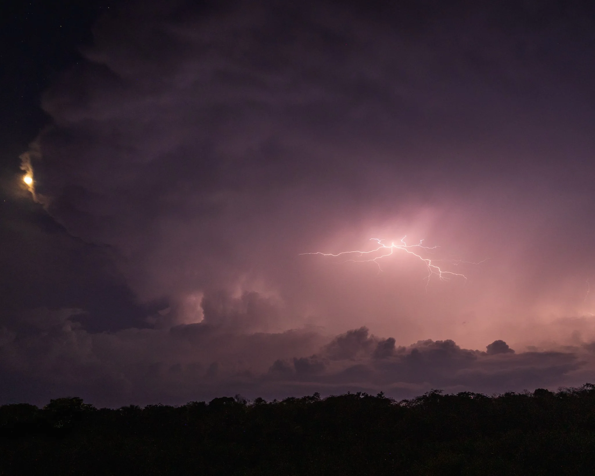 2020-02-bacalar-lightnings-003.jpg