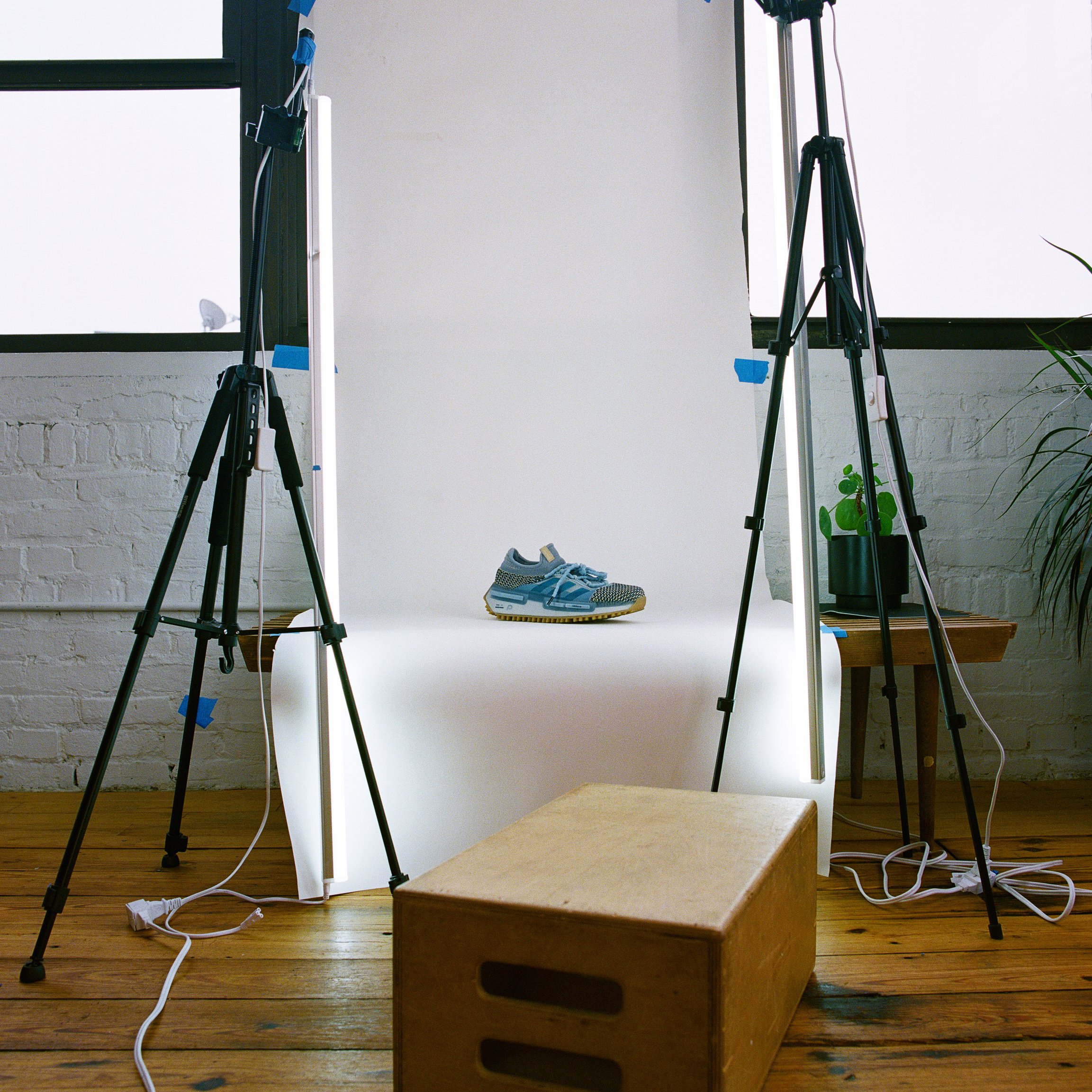 FW22_NMD_S1_PHILLLLLTHY_ENERGY_ORIGINALS_HFZ5830_NOV_FTW_0012_1x1.jpg