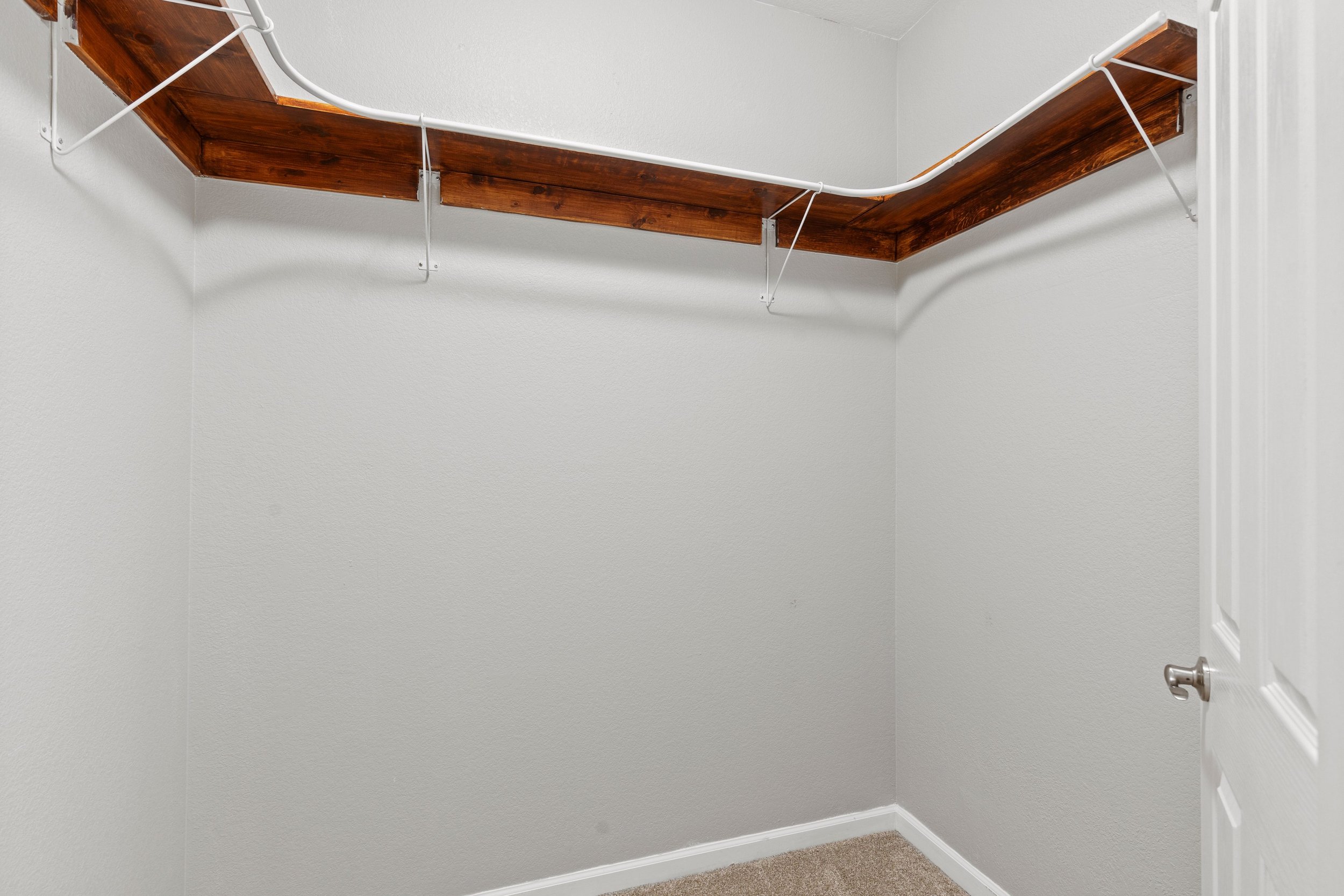 Walk-In Closet.jpg