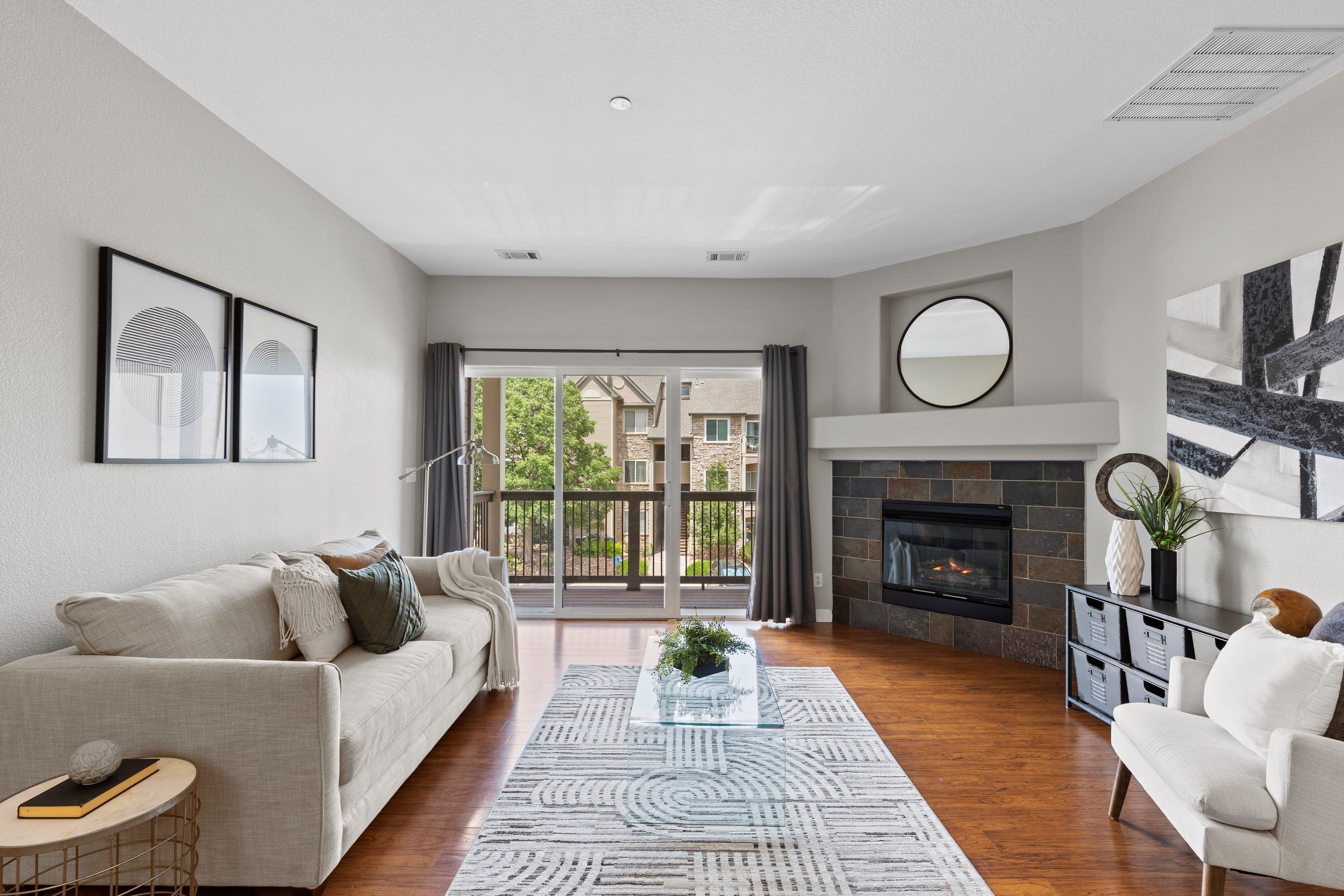 Living Room 3.jpg