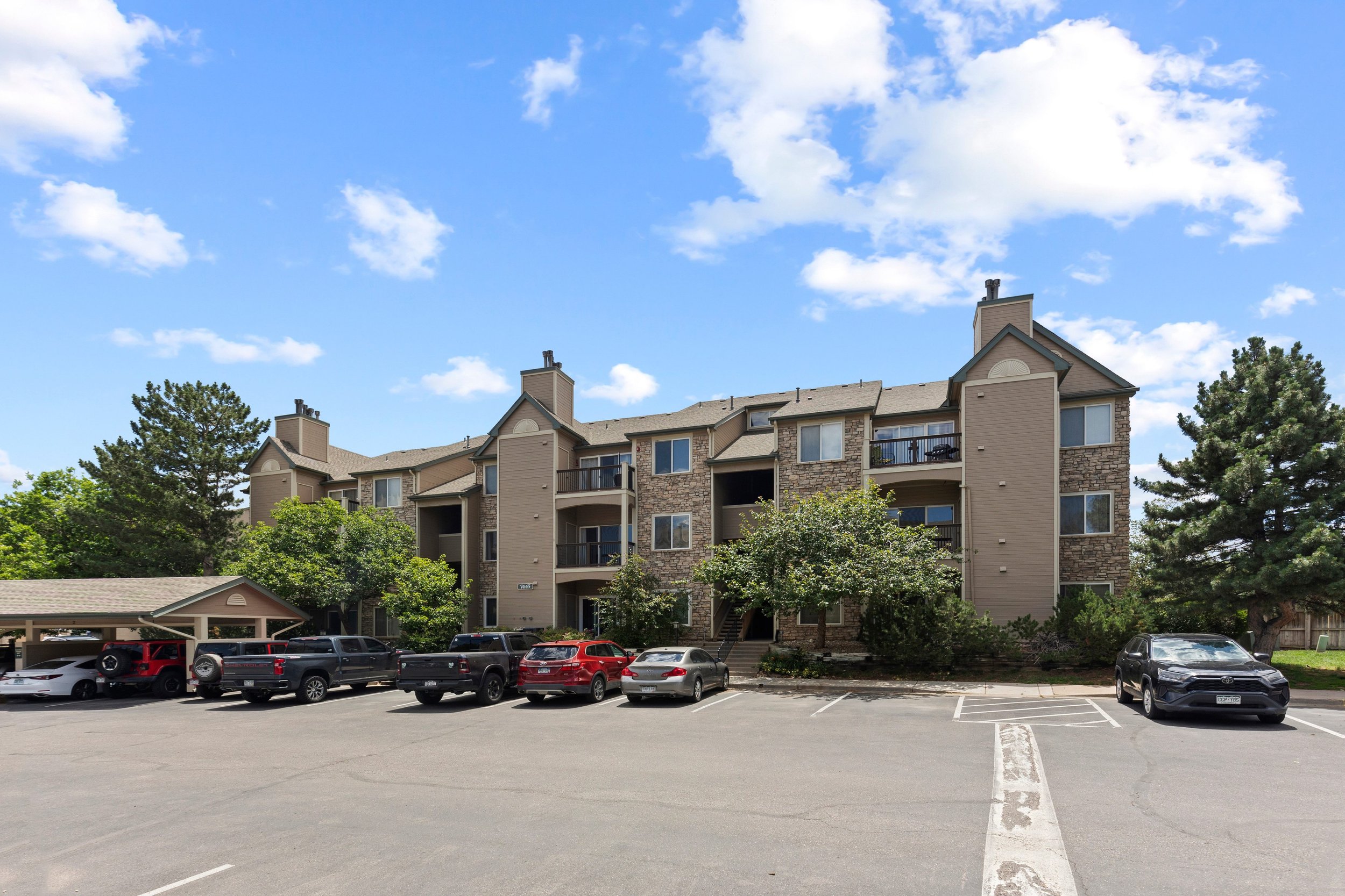 Exterior 2.jpg