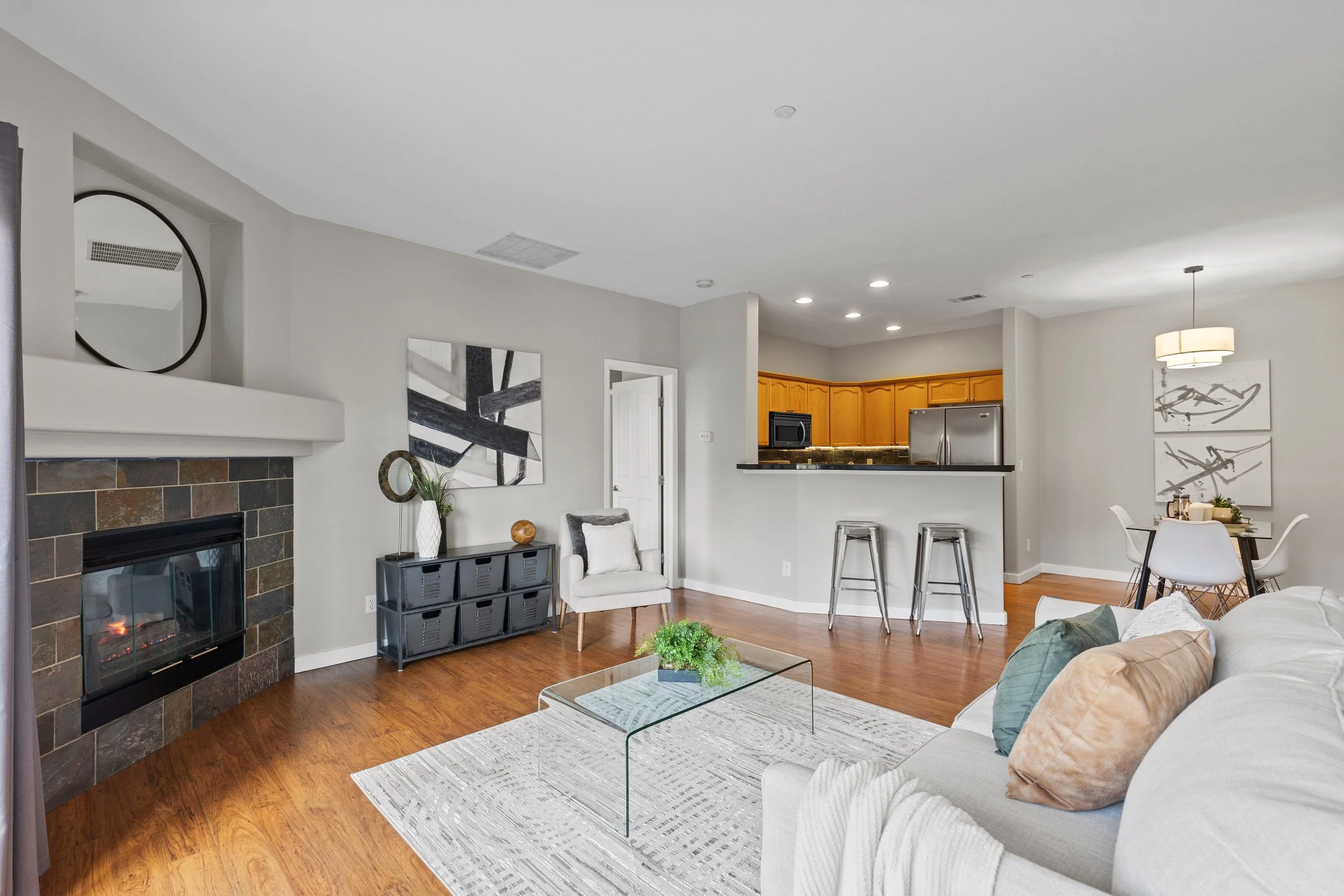 Living Room 4.jpg